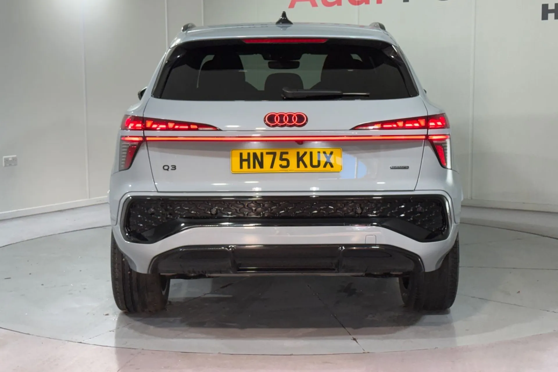 Audi Q3 thumbnail image number 8