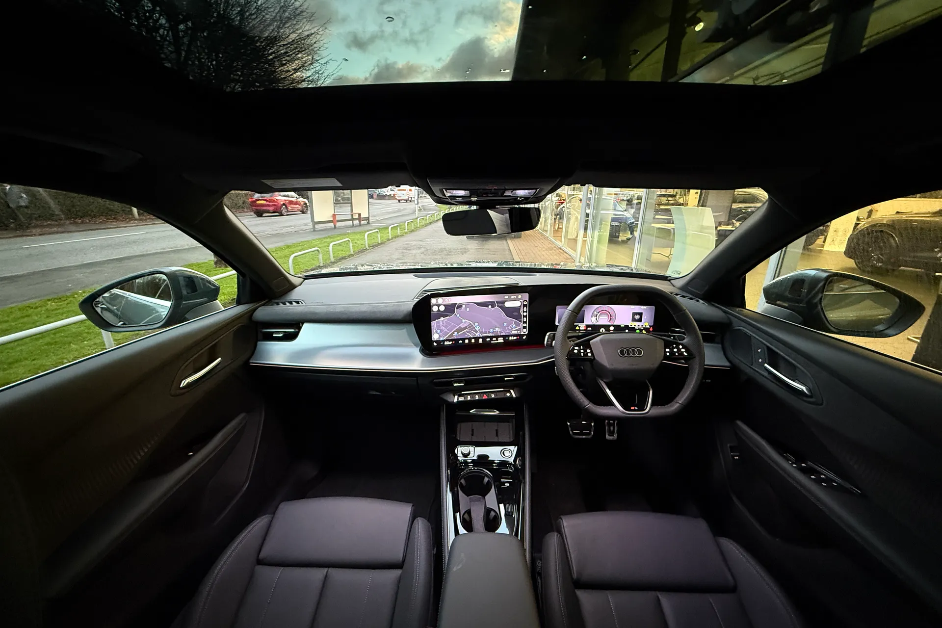 Audi Q3 thumbnail image number 3