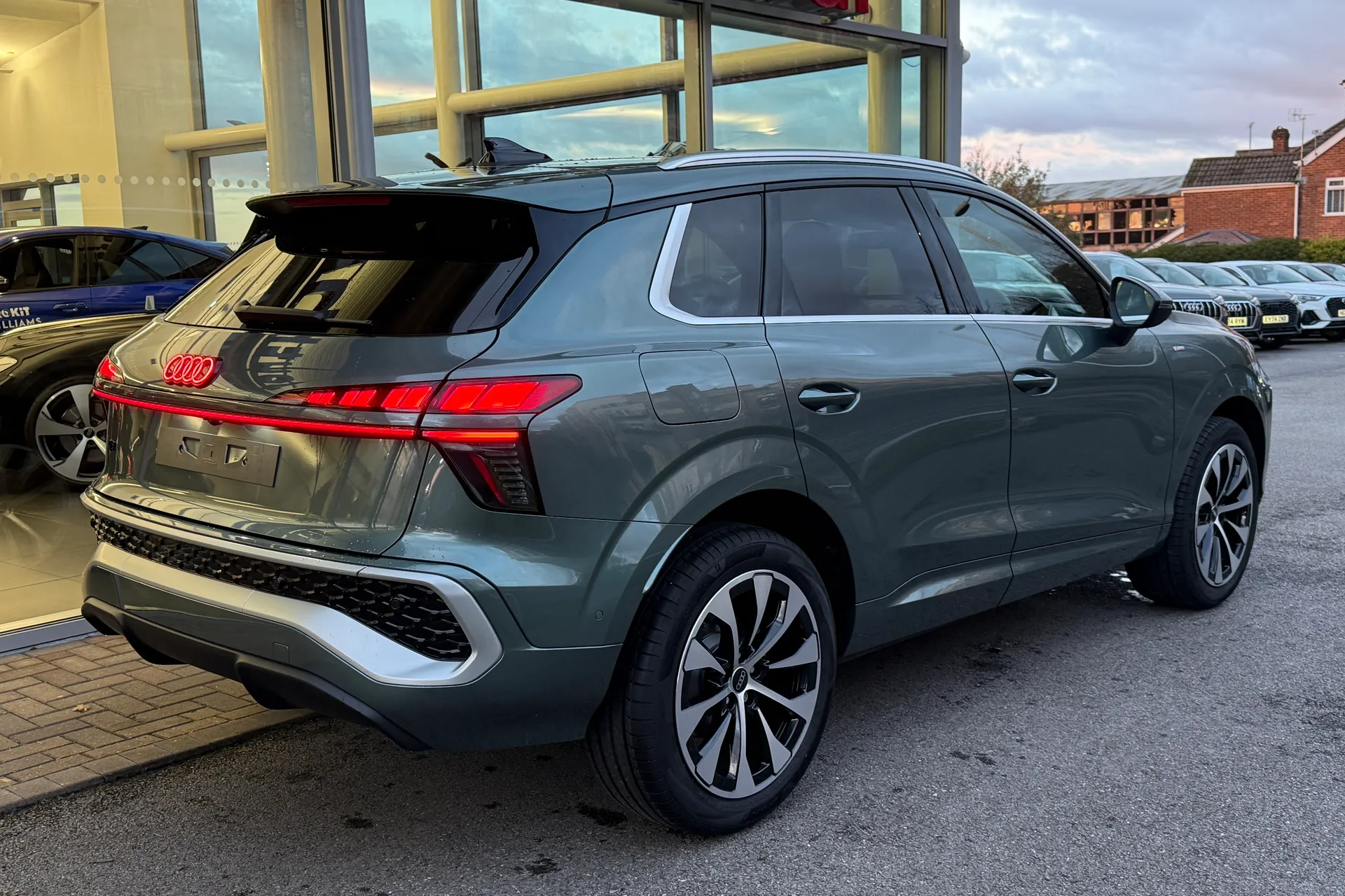 Audi Q3 thumbnail image number 40