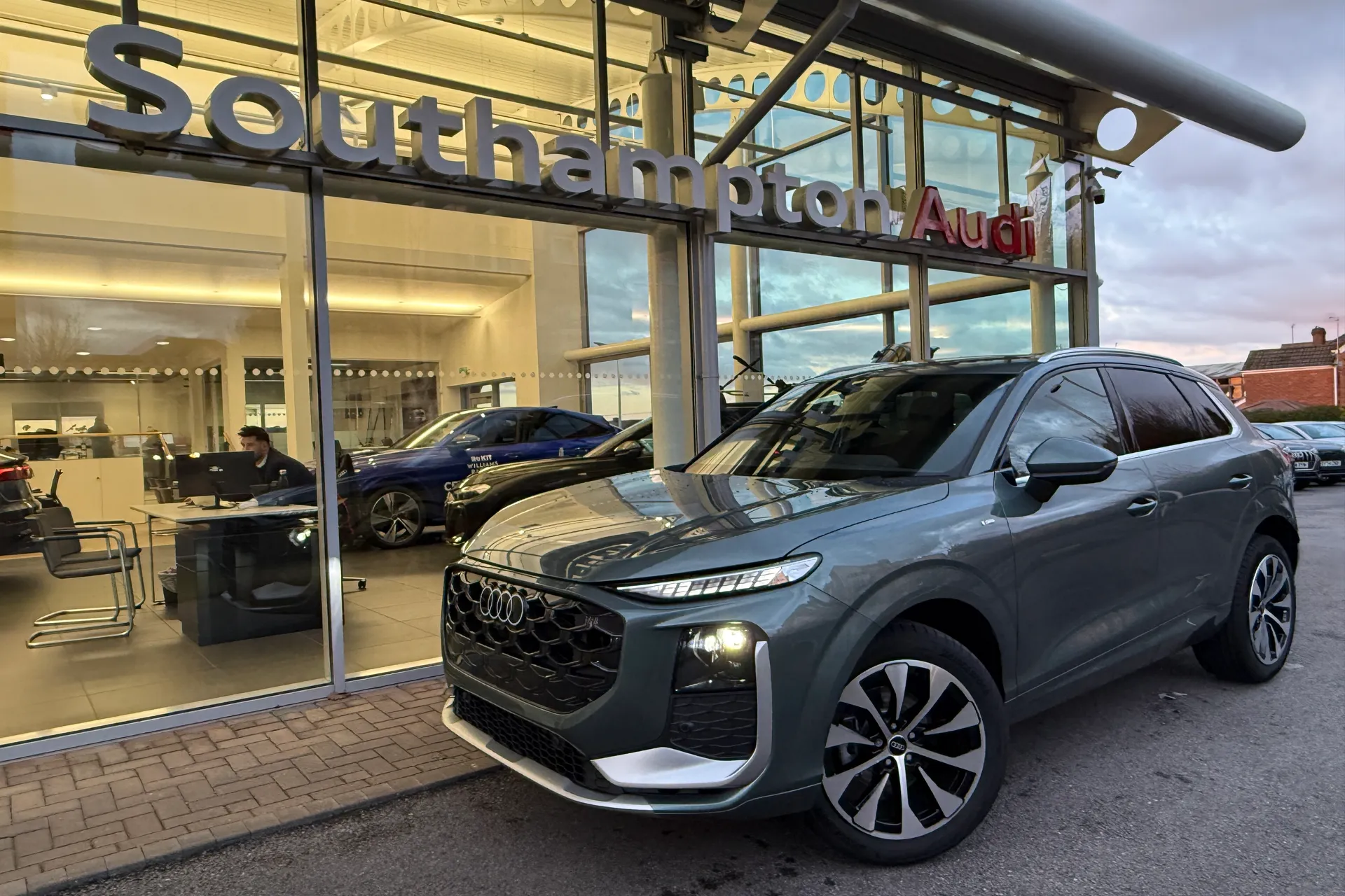 Audi Q3 thumbnail image number 39