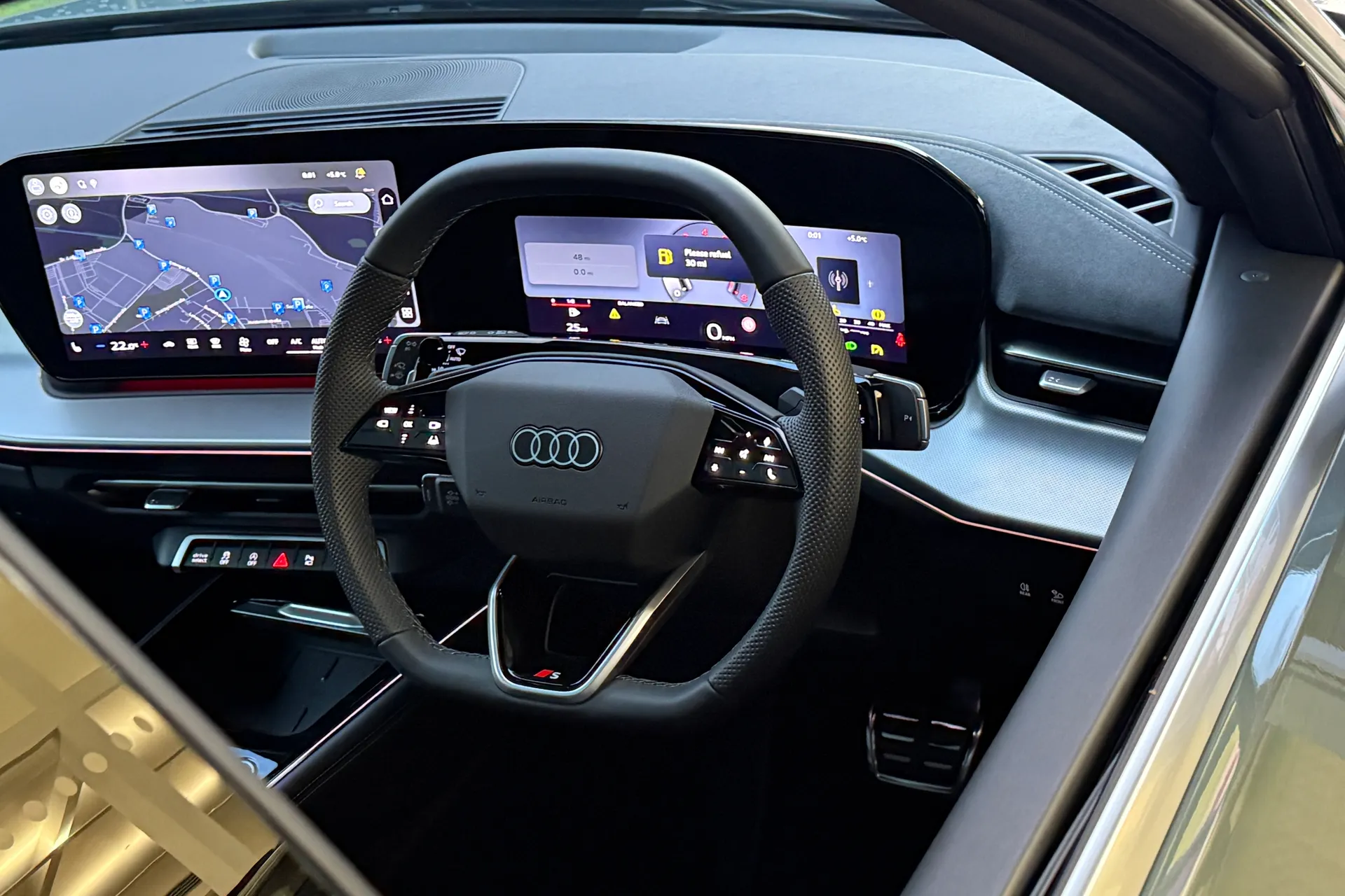 Audi Q3 thumbnail image number 12