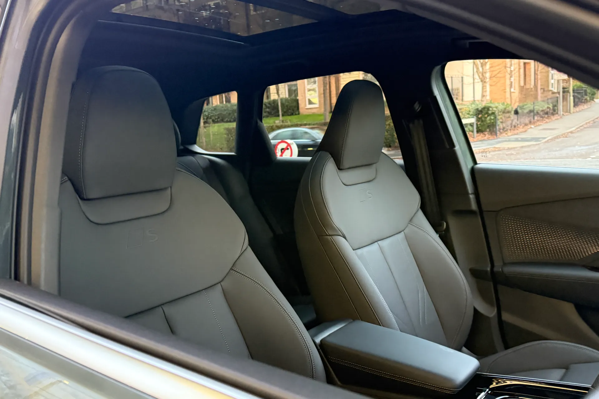 Audi Q3 thumbnail image number 13