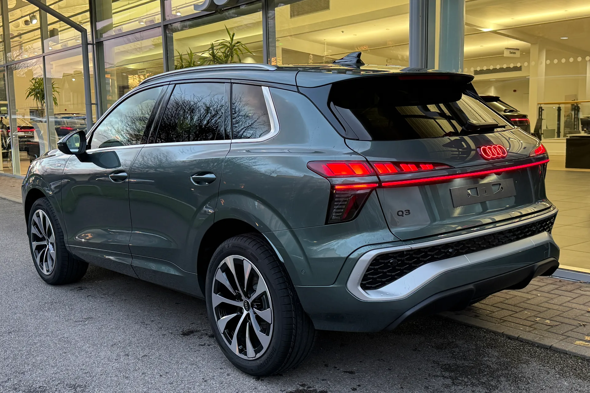 Audi Q3 thumbnail image number 7