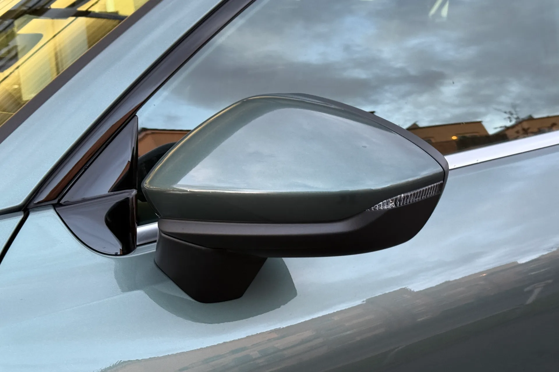 Audi Q3 thumbnail image number 32