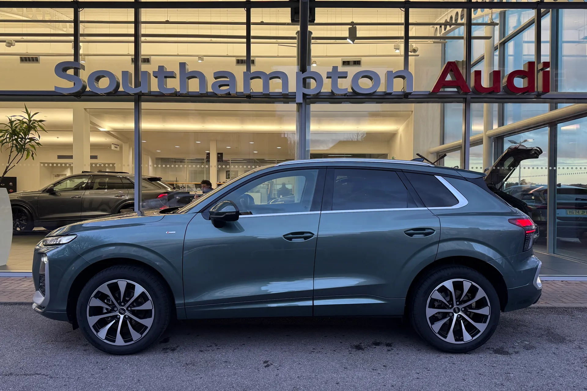 Audi Q3 thumbnail image number 31