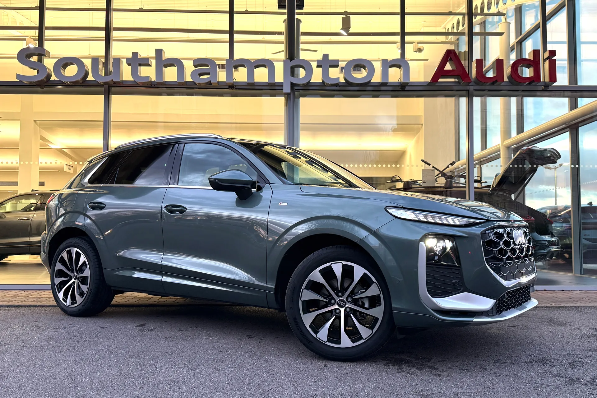 Audi Q3 focused image