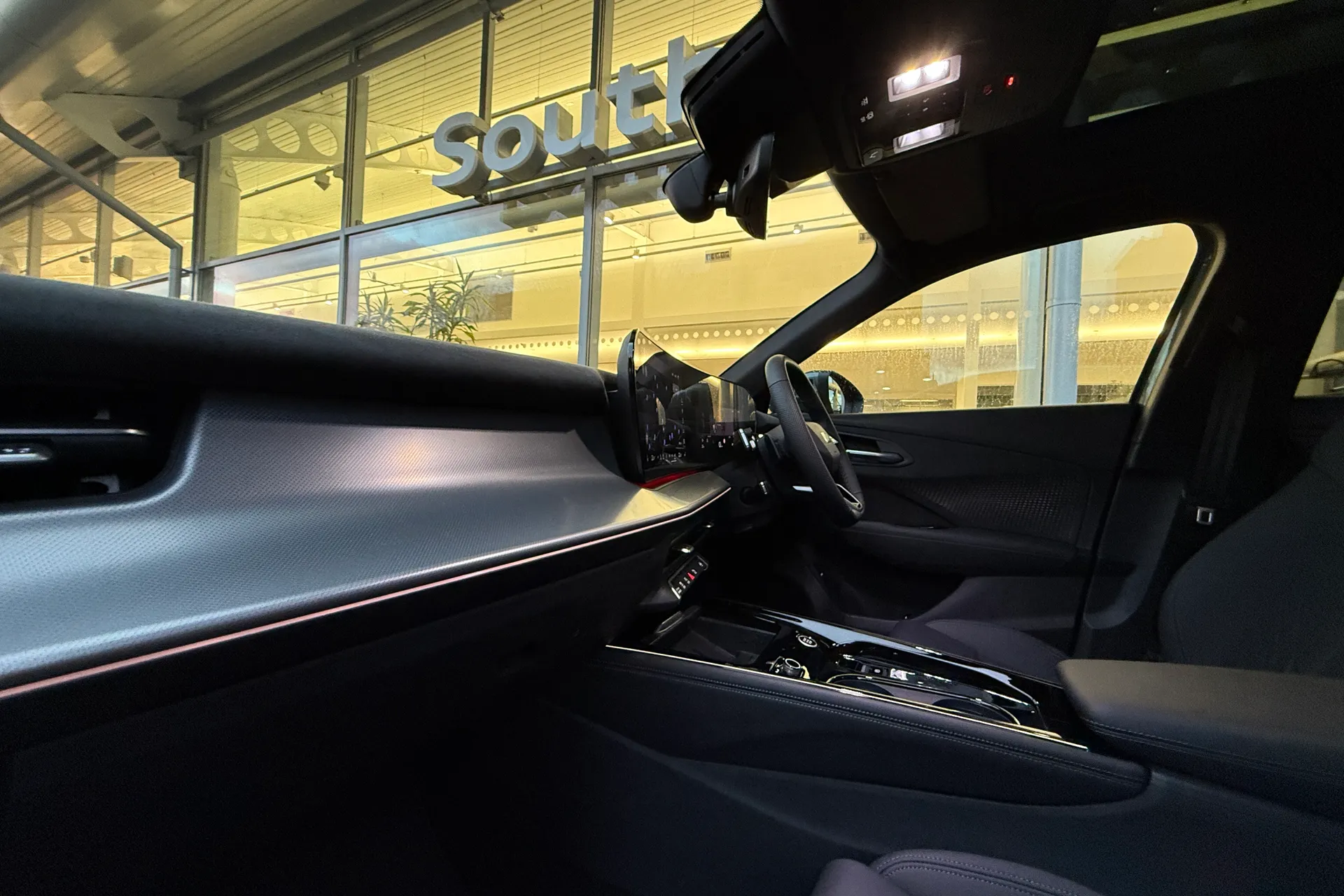 Audi Q3 thumbnail image number 6