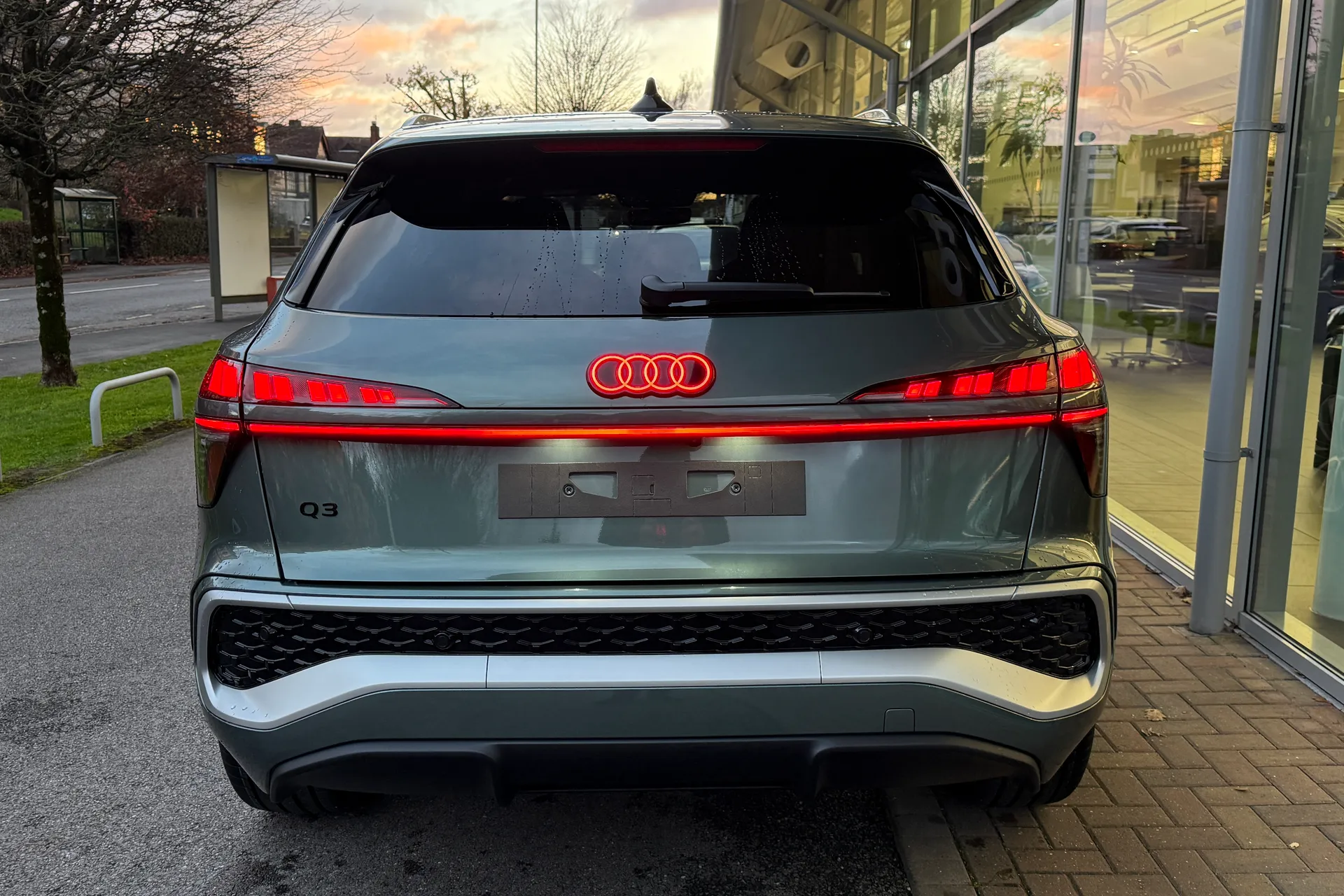 Audi Q3 thumbnail image number 25