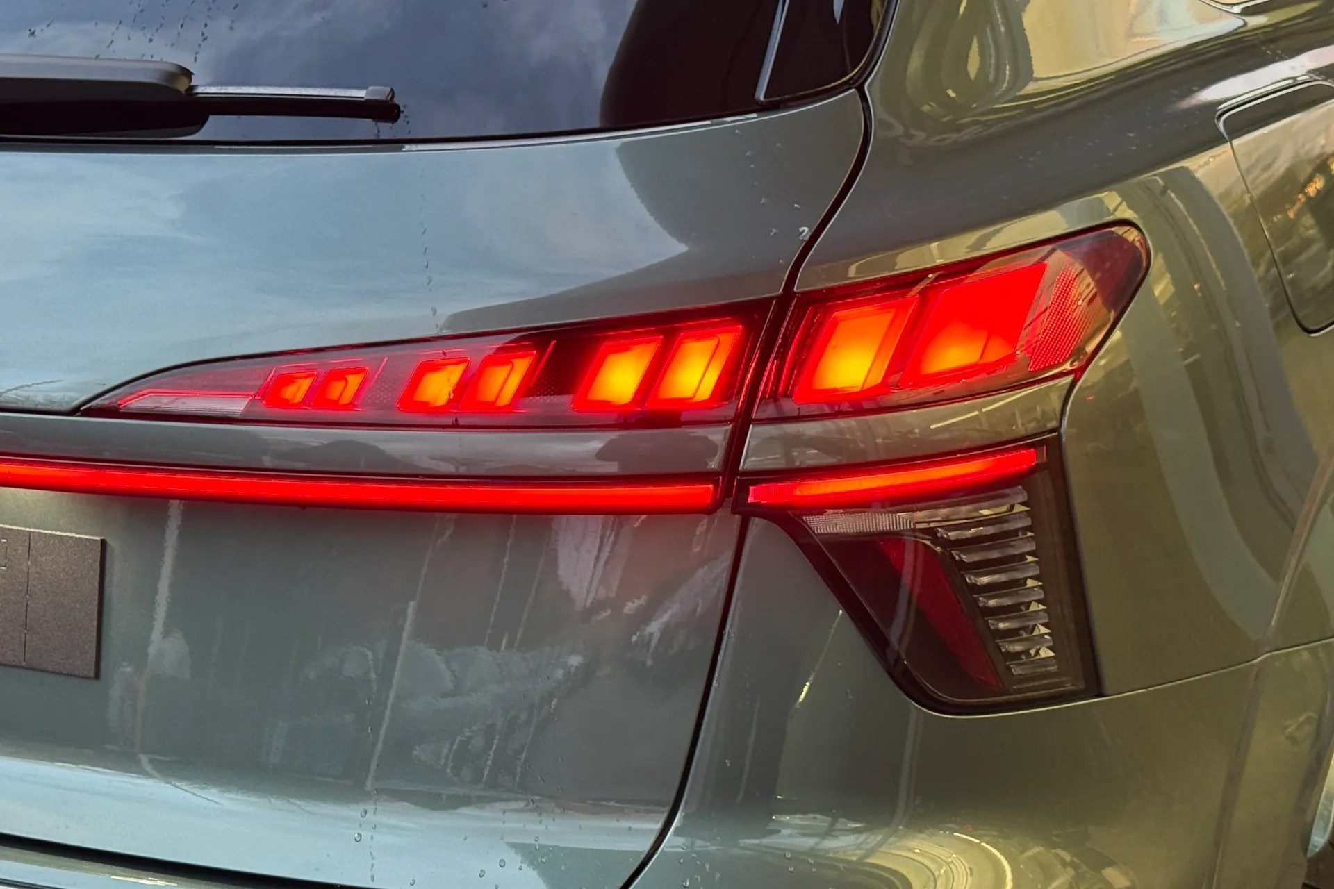 Audi Q3 thumbnail image number 23