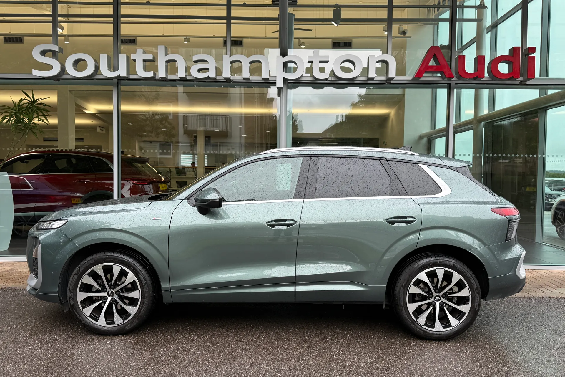 Audi Q3 thumbnail image number 46