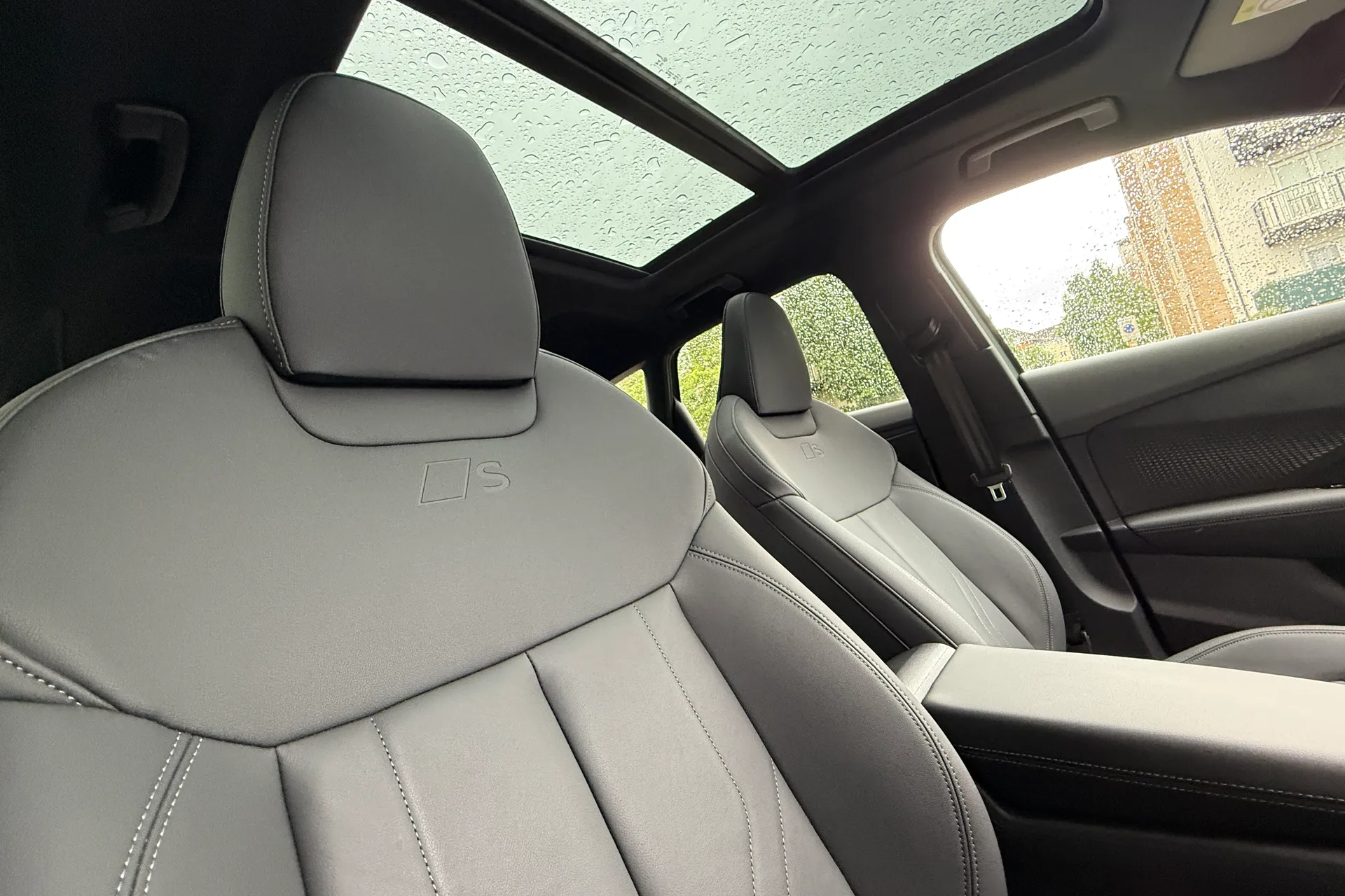 Audi Q3 thumbnail image number 28