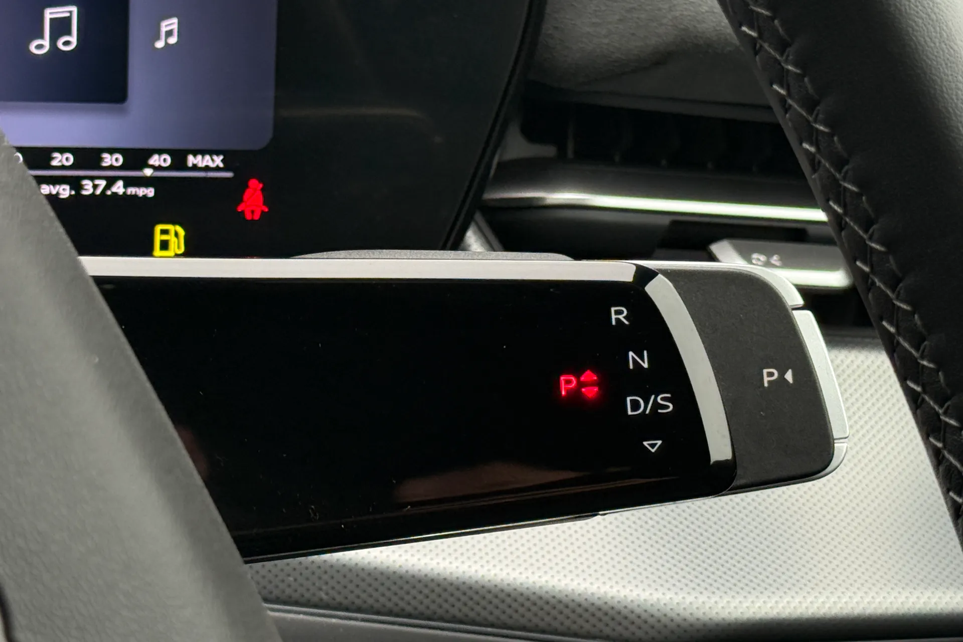 Audi Q3 thumbnail image number 15