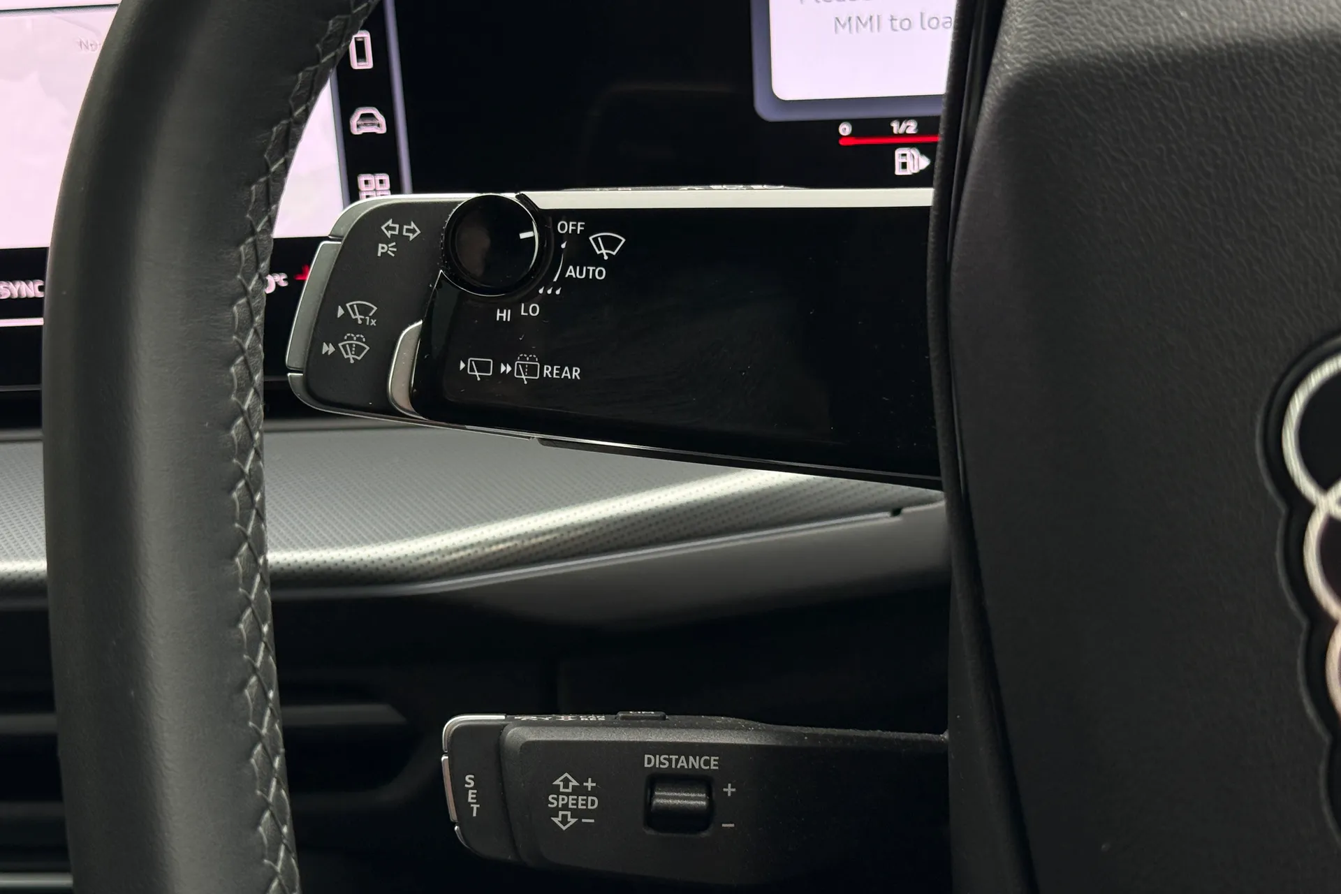Audi Q3 thumbnail image number 16