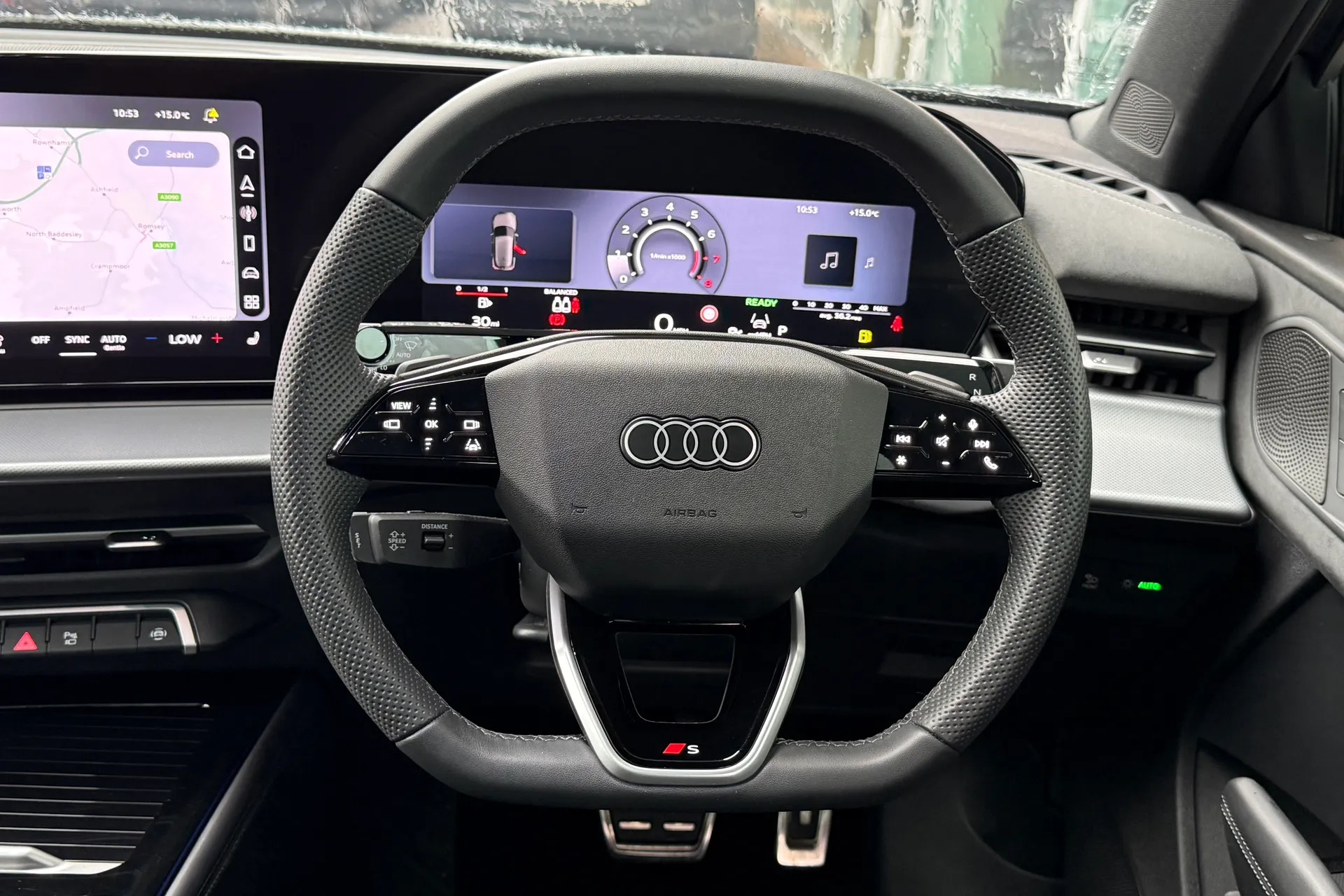 Audi Q3 thumbnail image number 38