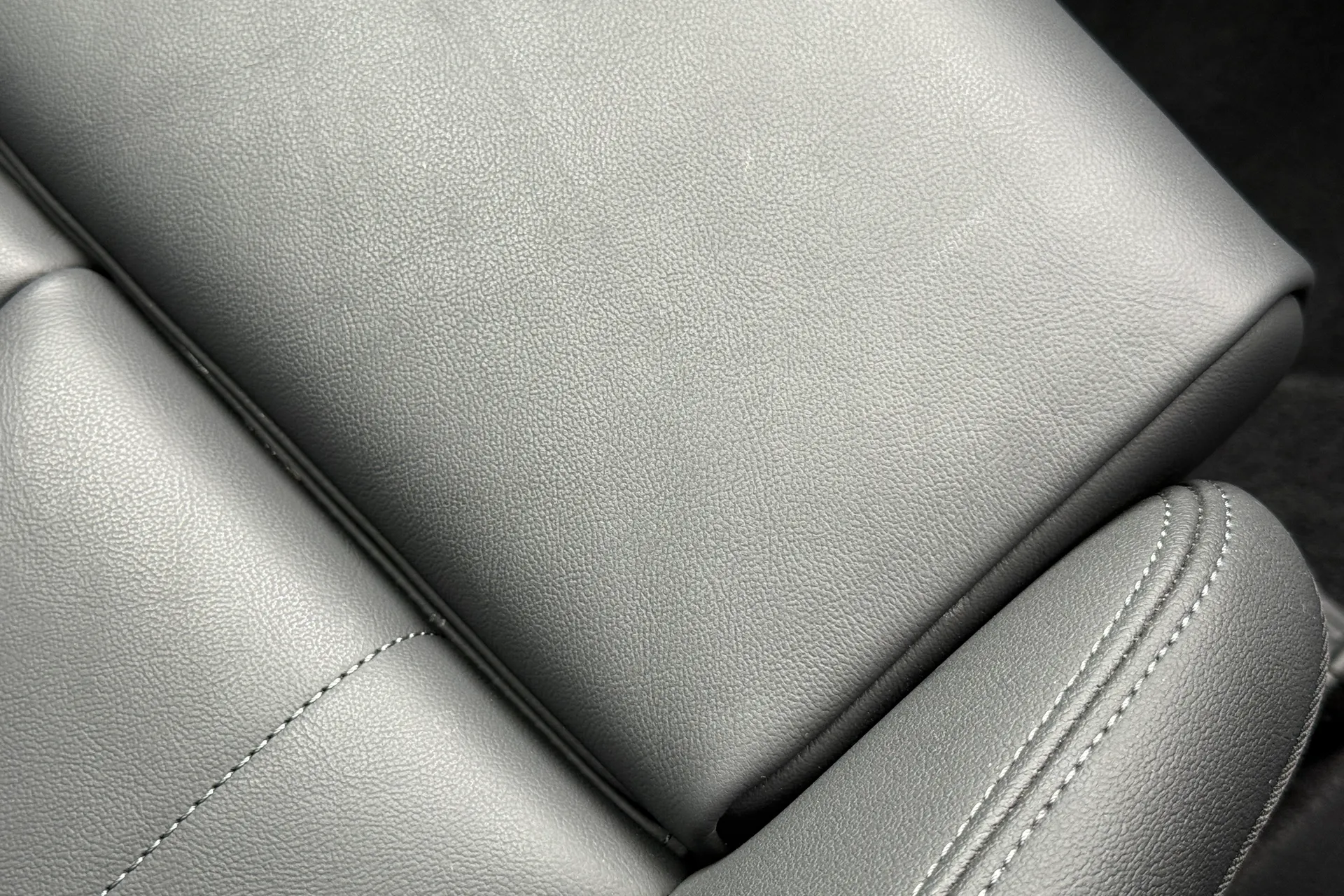 Audi Q3 thumbnail image number 25