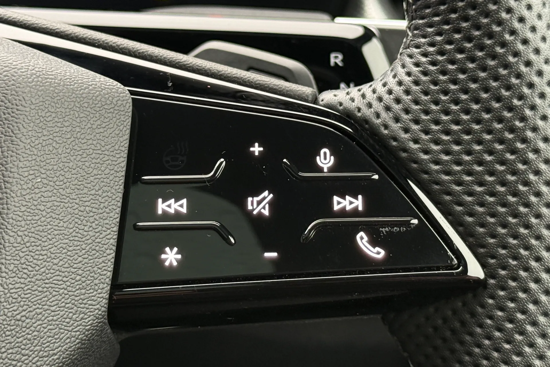Audi Q3 thumbnail image number 14