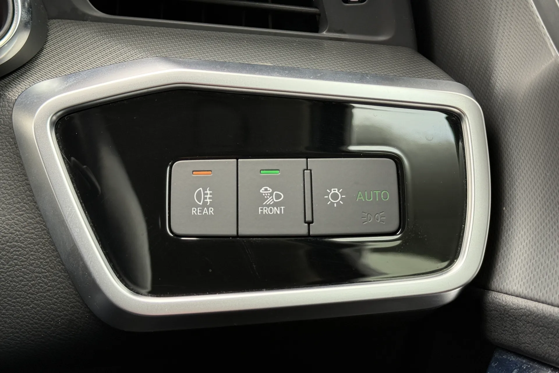 Audi A6 thumbnail image number 63