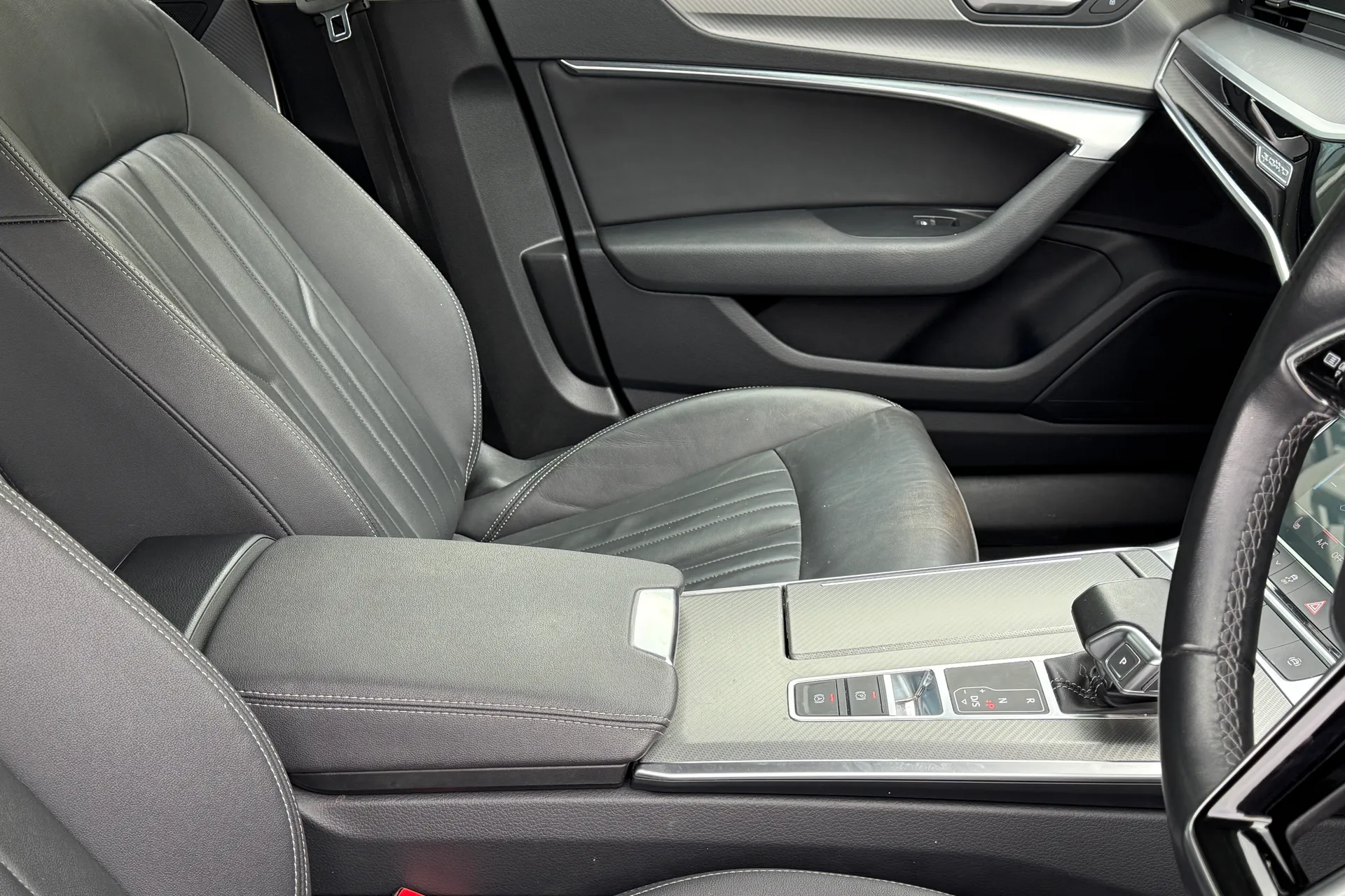 Audi A6 thumbnail image number 44