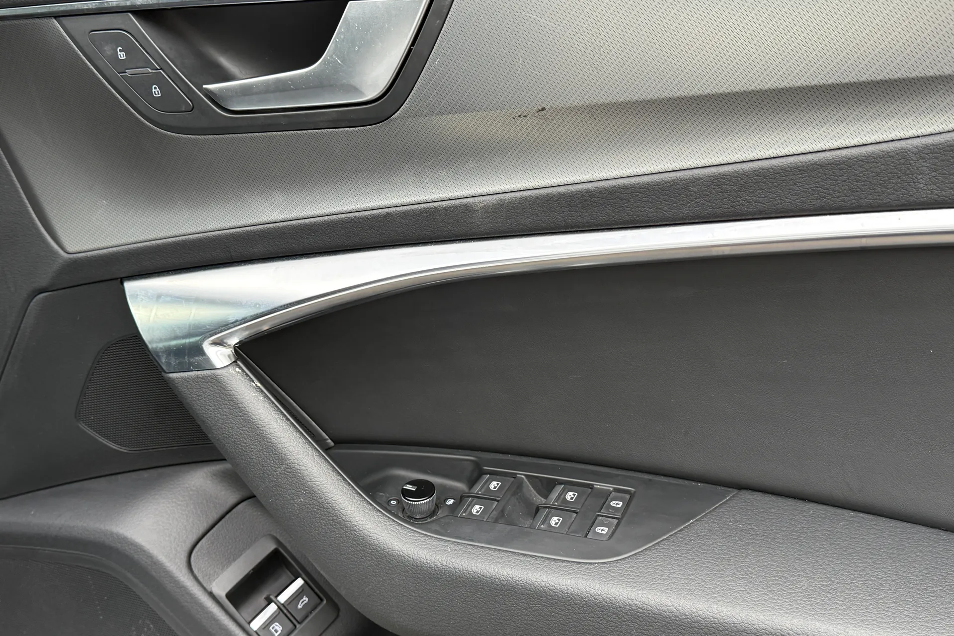 Audi A6 thumbnail image number 43