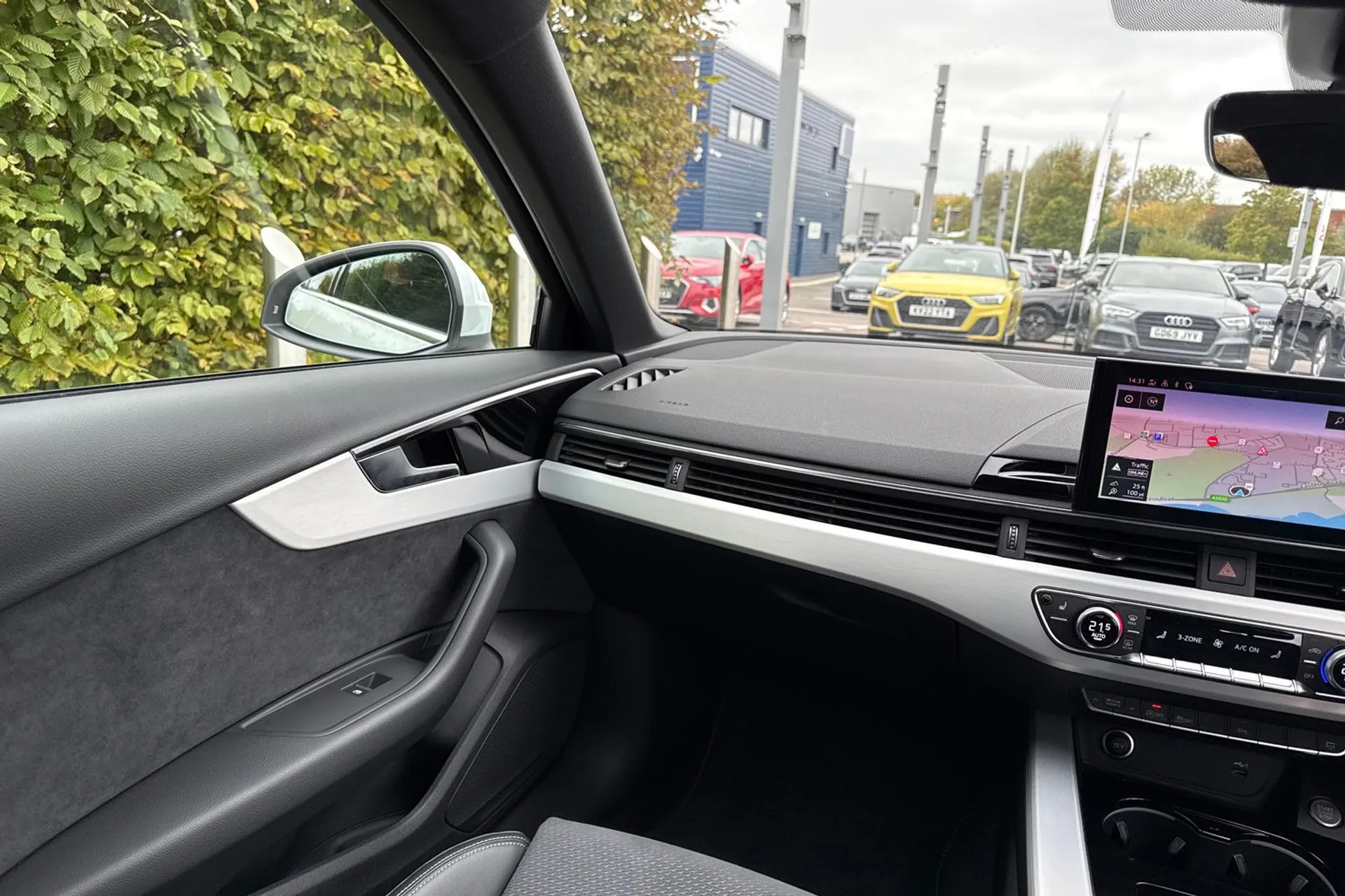 Audi A4 thumbnail image number 38