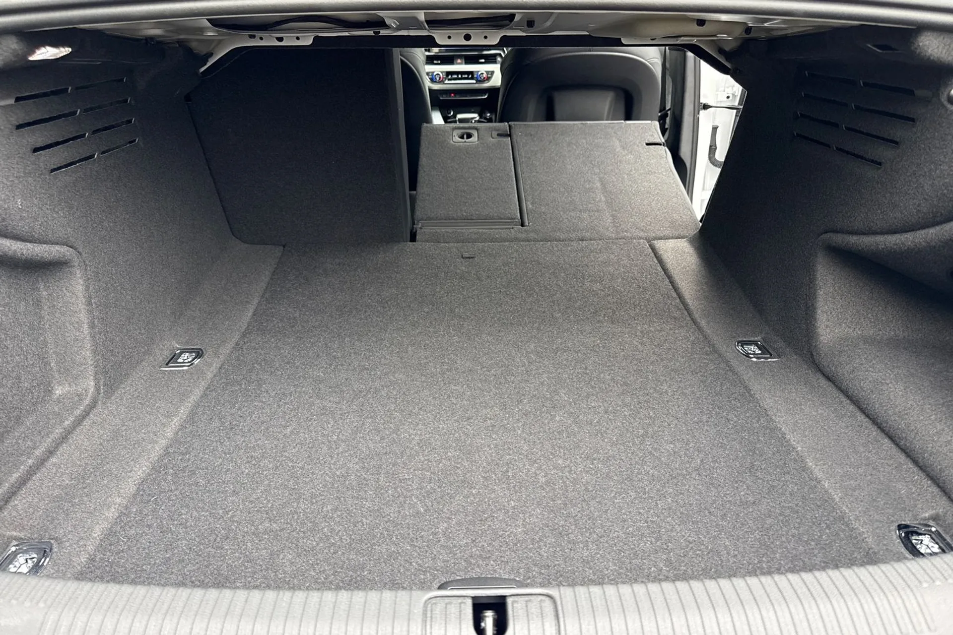 Audi A4 thumbnail image number 20