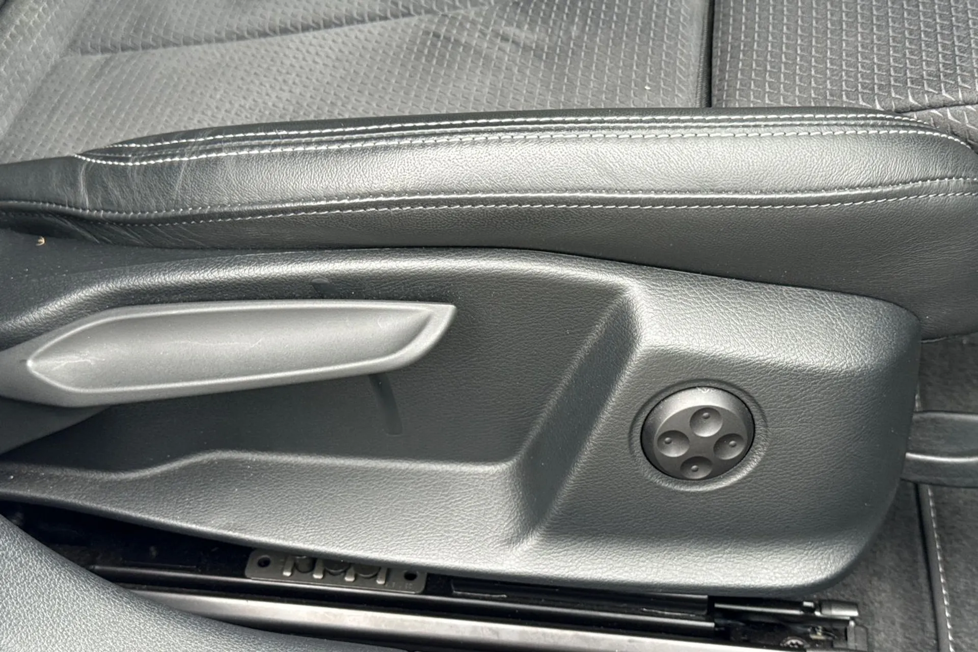 Audi A4 thumbnail image number 49