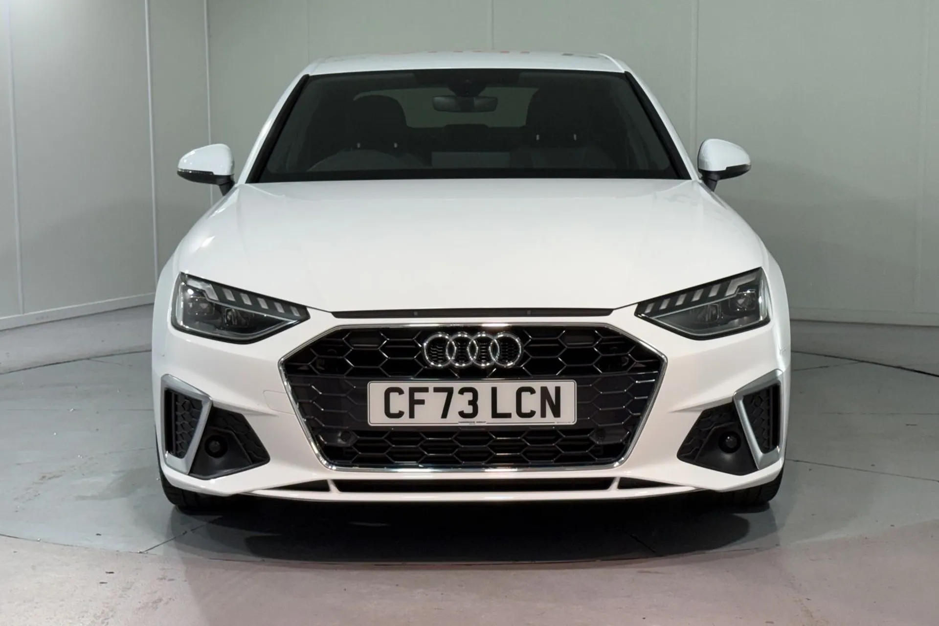 Audi A4 thumbnail image number 5