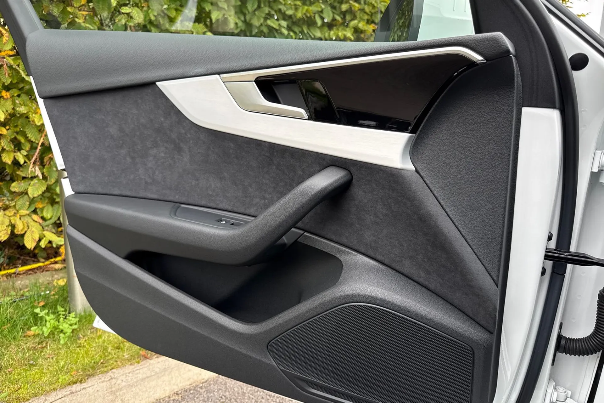 Audi A4 thumbnail image number 16