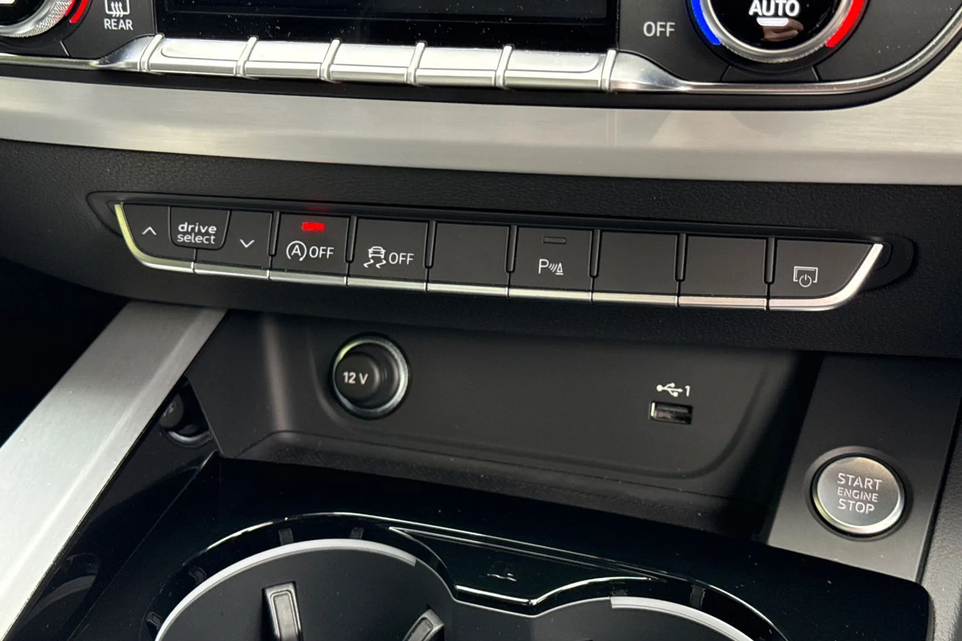 Audi A4 thumbnail image number 37