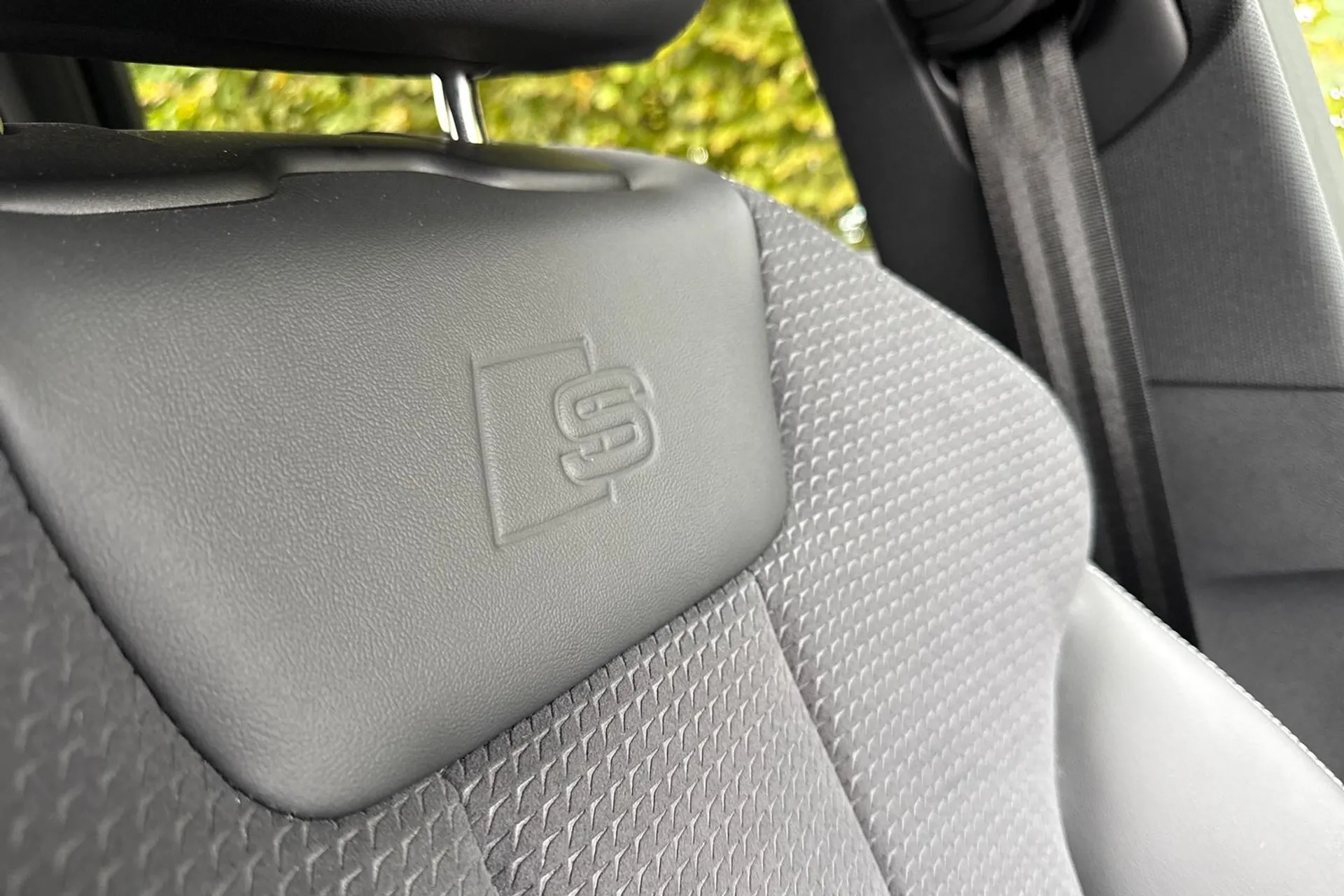 Audi A4 thumbnail image number 48