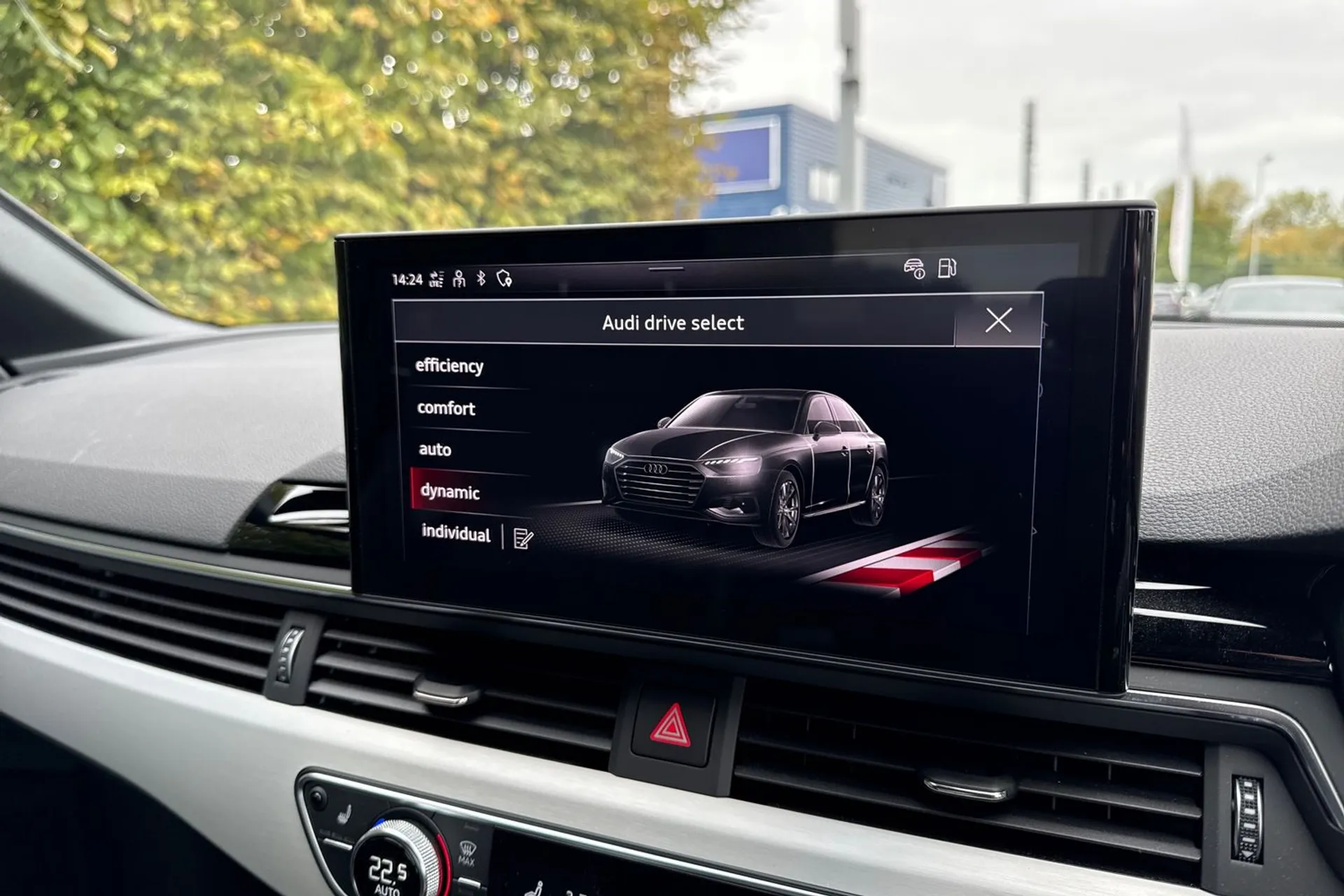 Audi A4 thumbnail image number 30