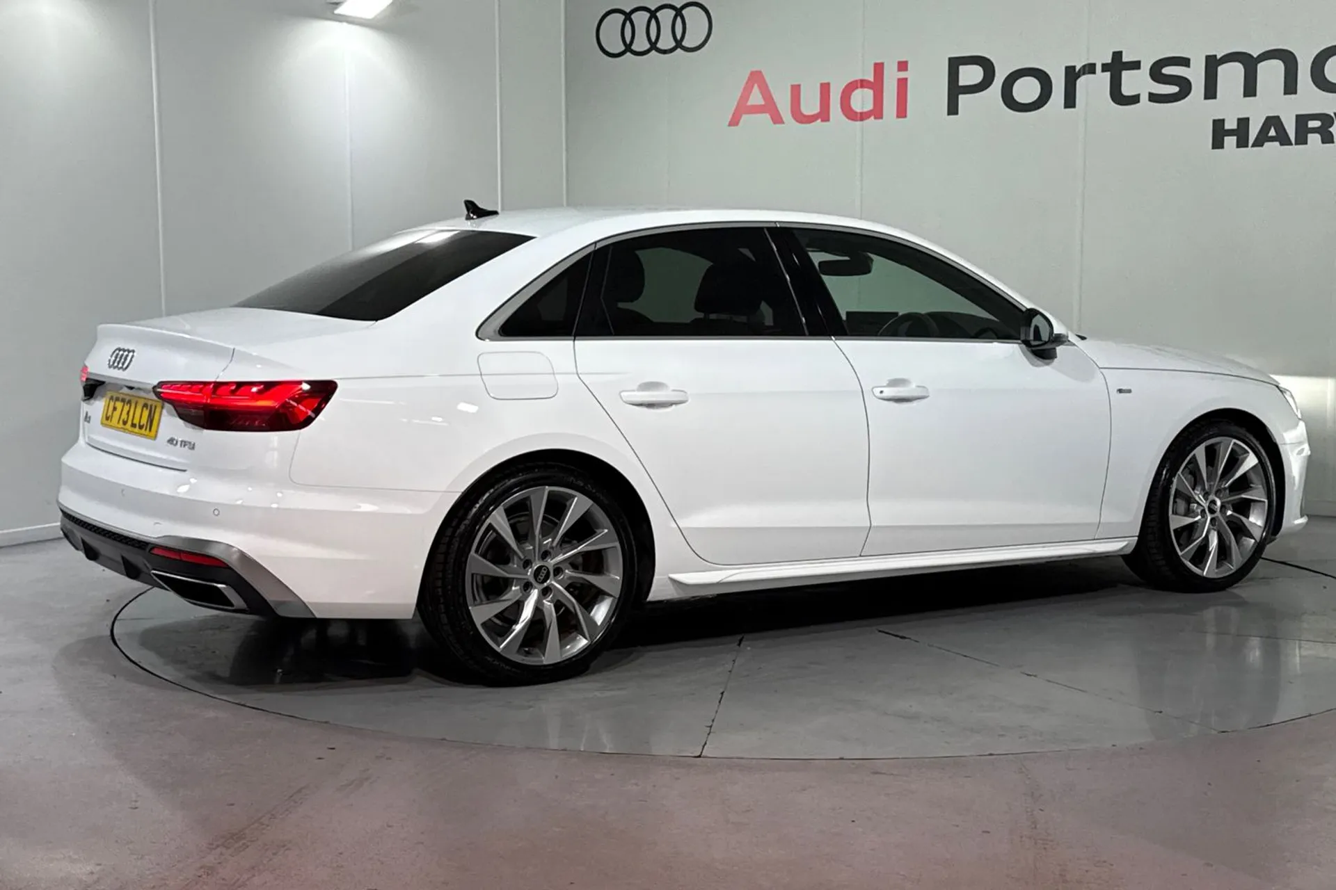 Audi A4 thumbnail image number 10