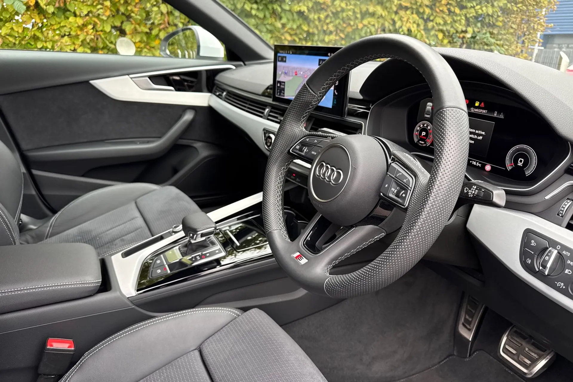 Audi A4 thumbnail image number 27