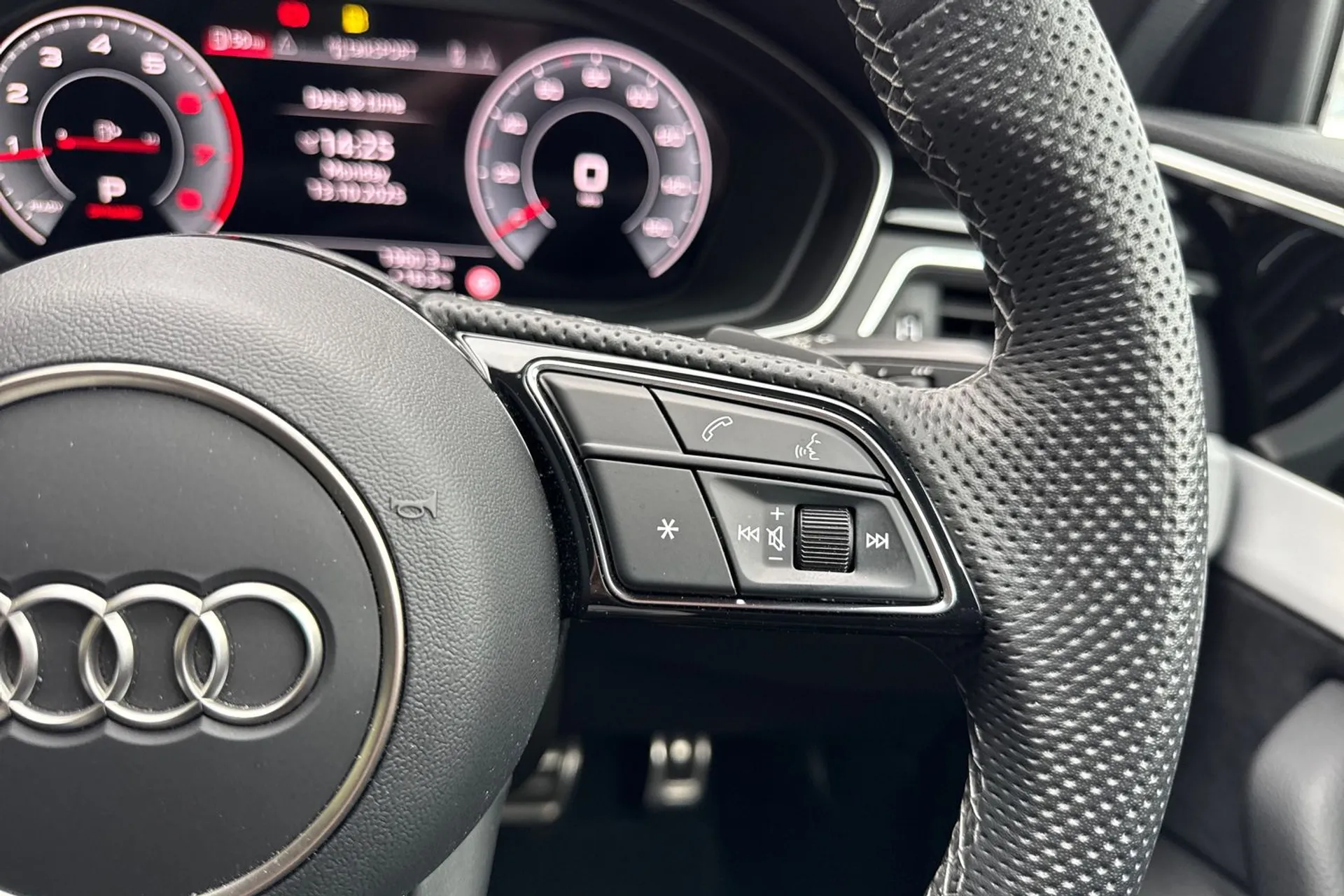 Audi A4 thumbnail image number 44