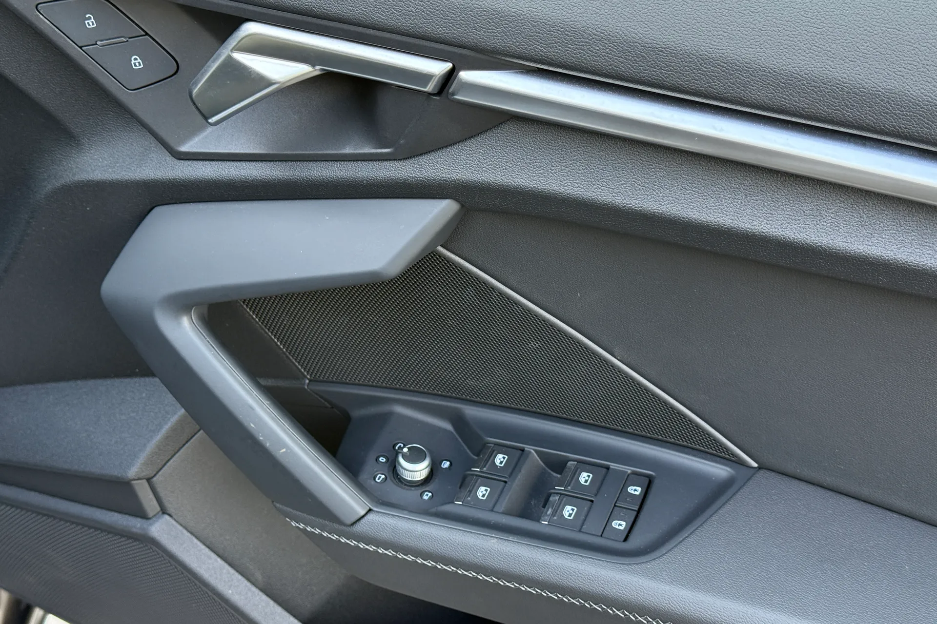 Audi A3 thumbnail image number 38