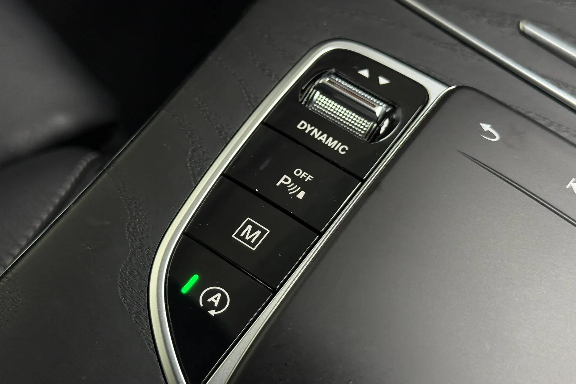 MERCEDES-BENZ GLC thumbnail image number 18