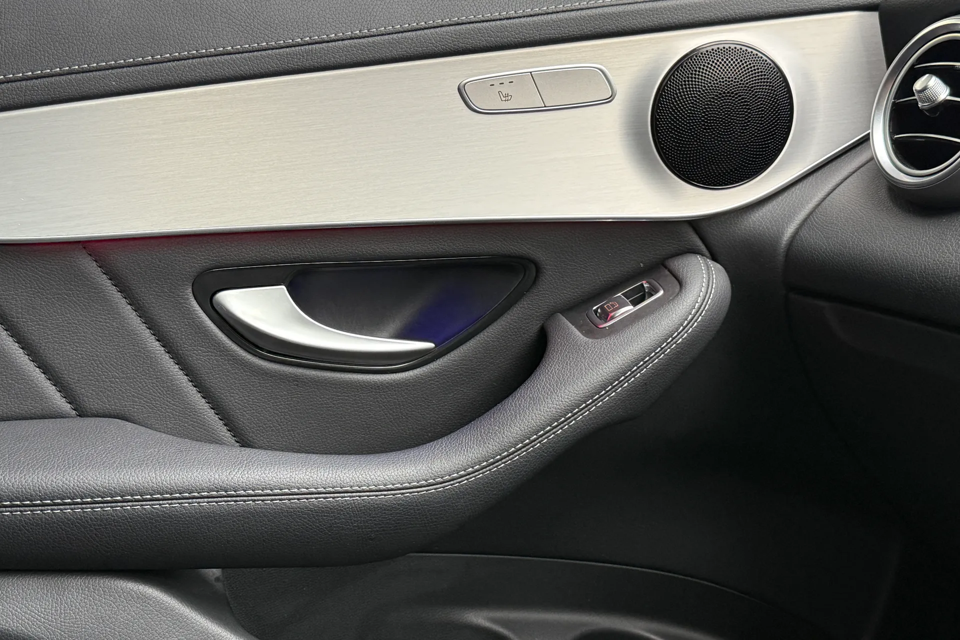 MERCEDES-BENZ GLC thumbnail image number 24