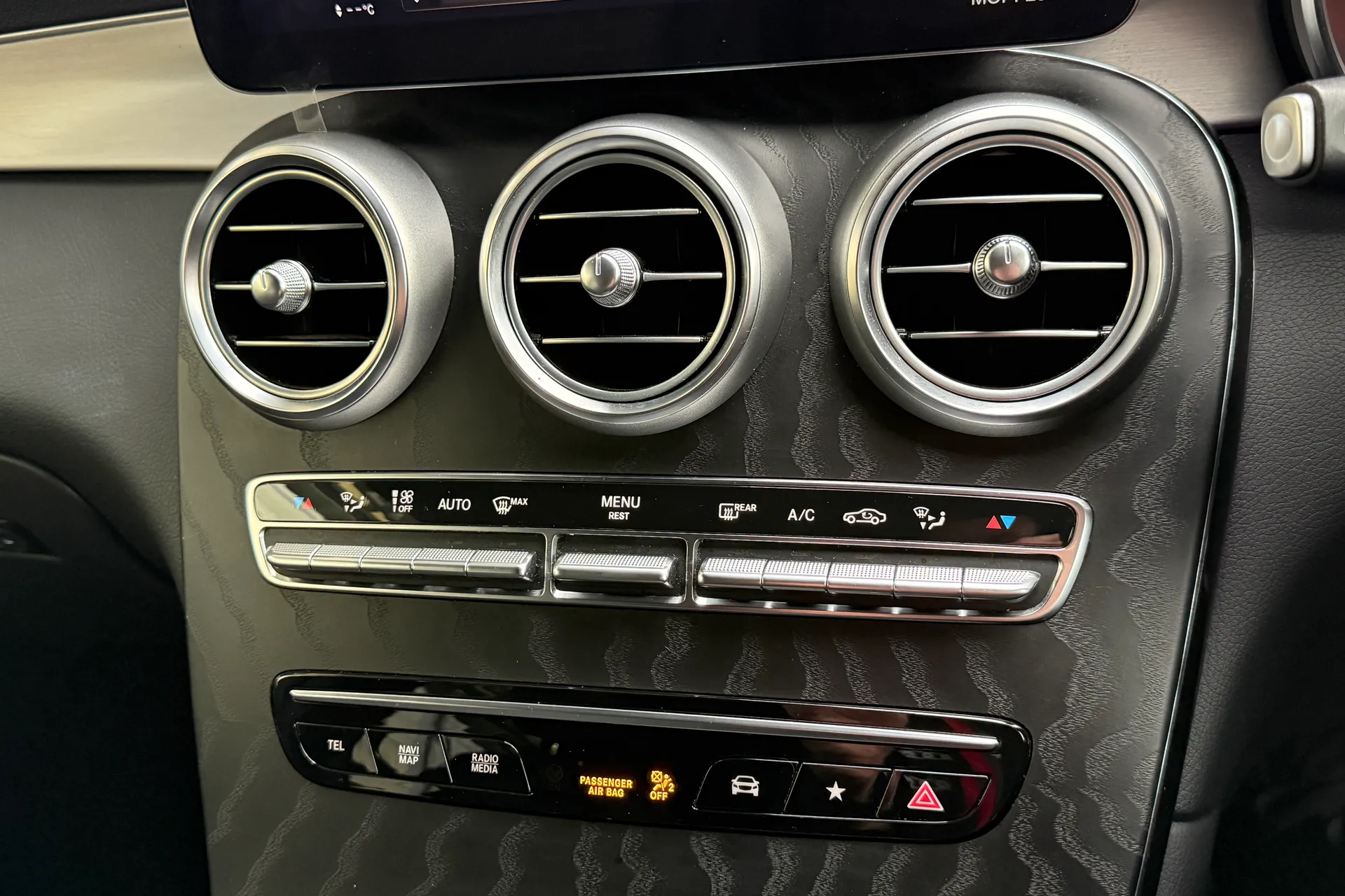 MERCEDES-BENZ GLC thumbnail image number 21