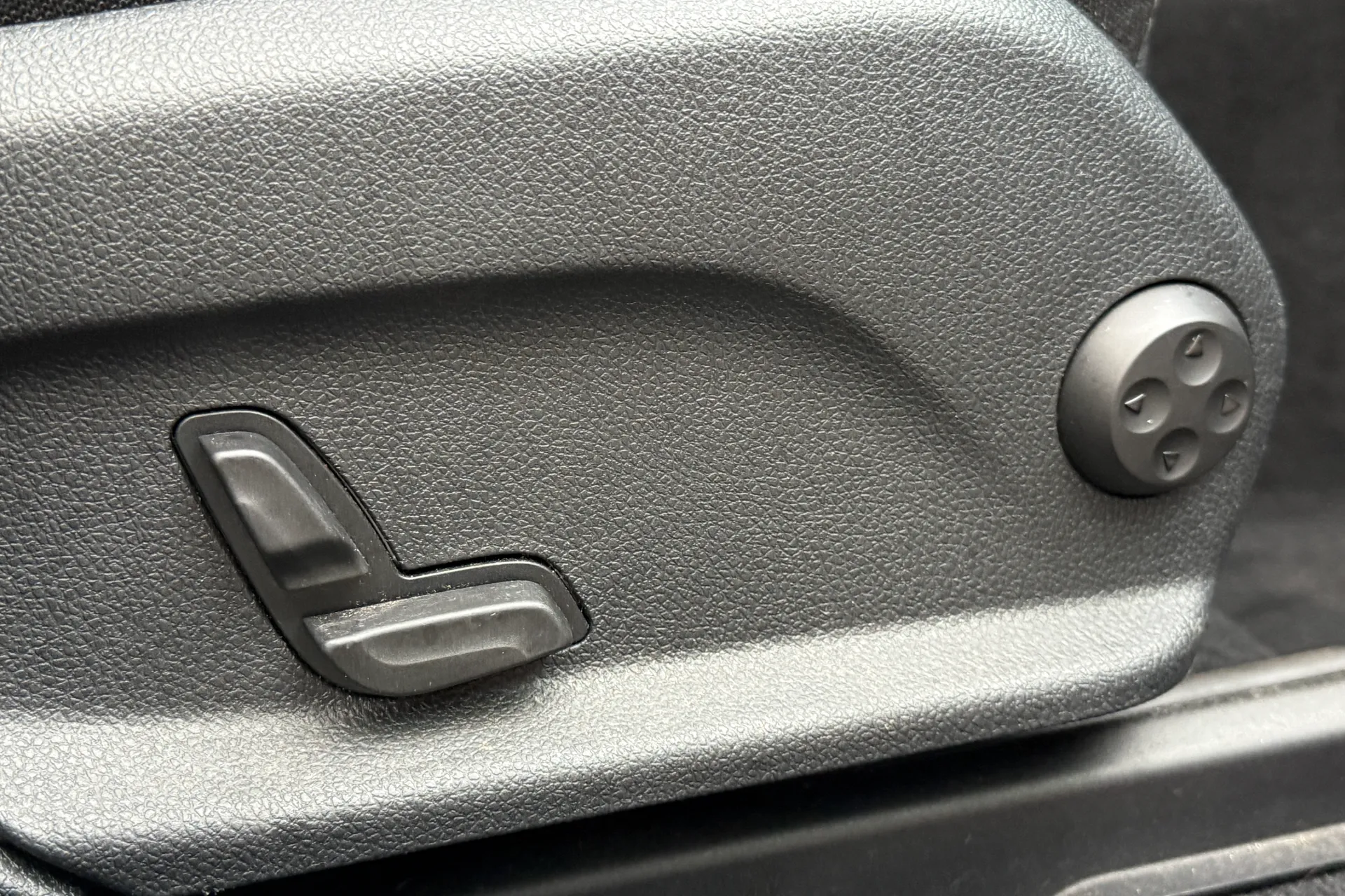 MERCEDES-BENZ GLC thumbnail image number 31