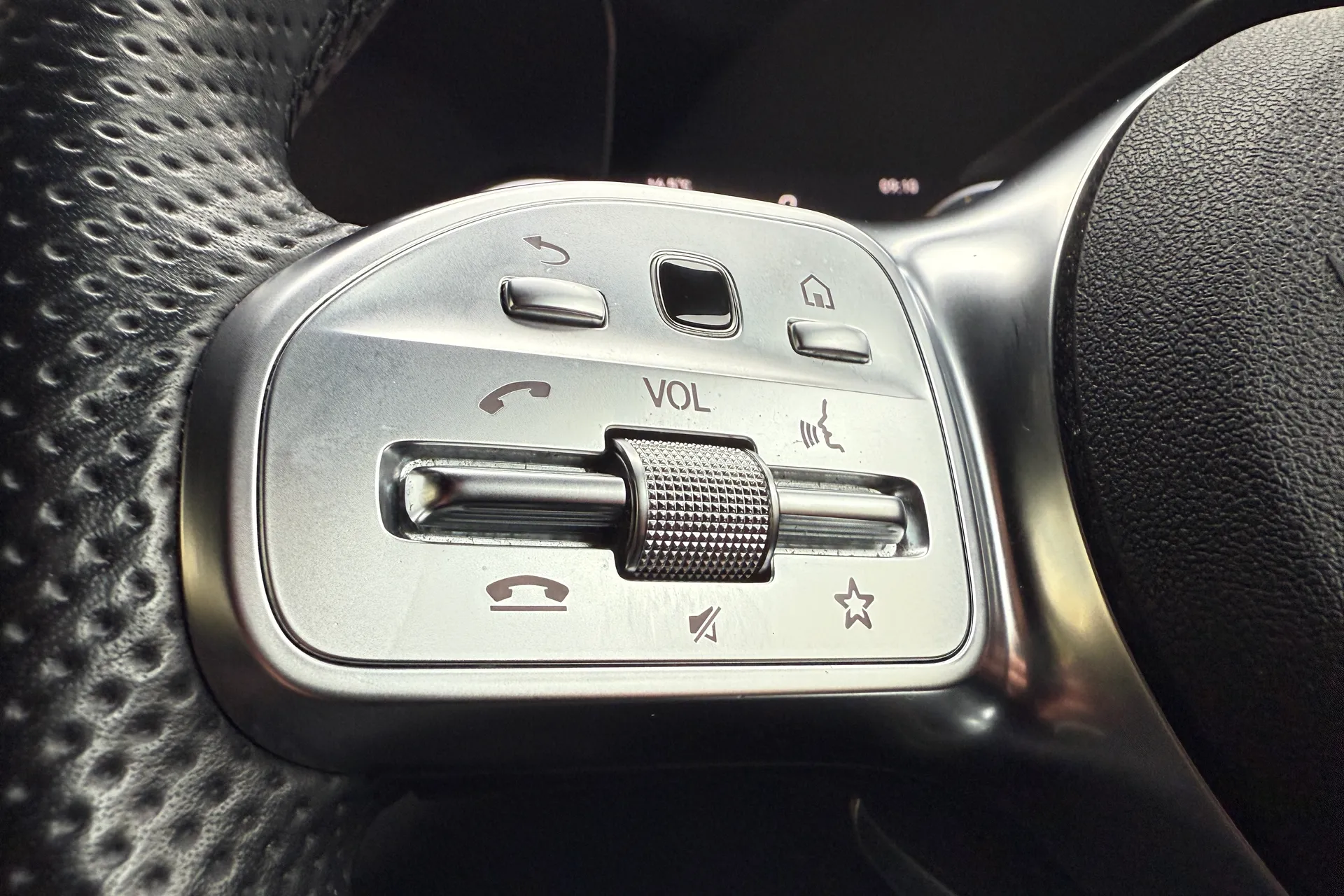 MERCEDES-BENZ GLC thumbnail image number 12