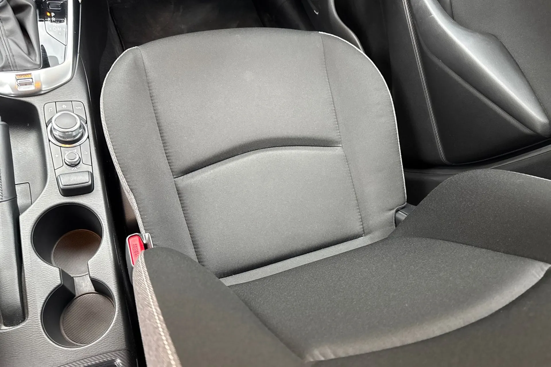 MAZDA 2 thumbnail image number 35