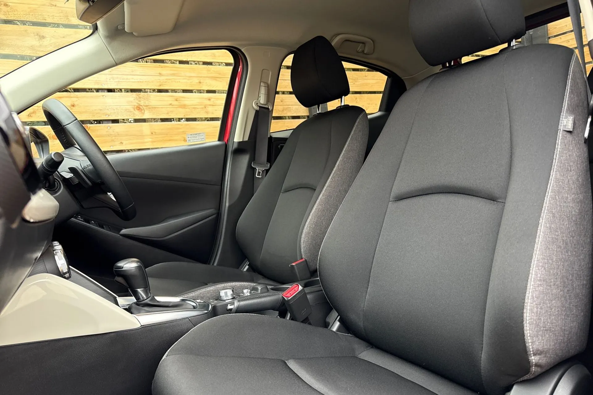 MAZDA 2 thumbnail image number 30