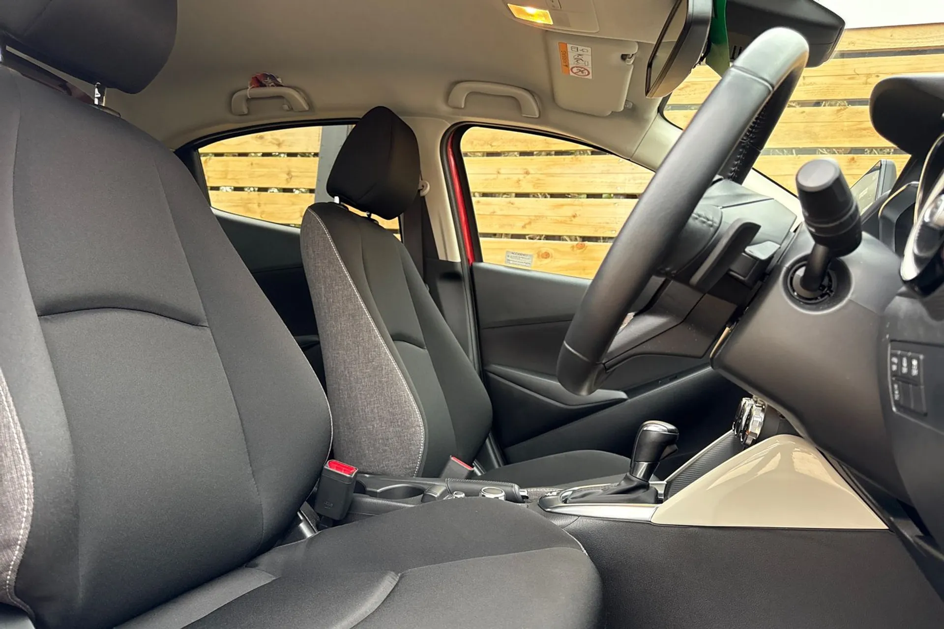 MAZDA 2 thumbnail image number 27