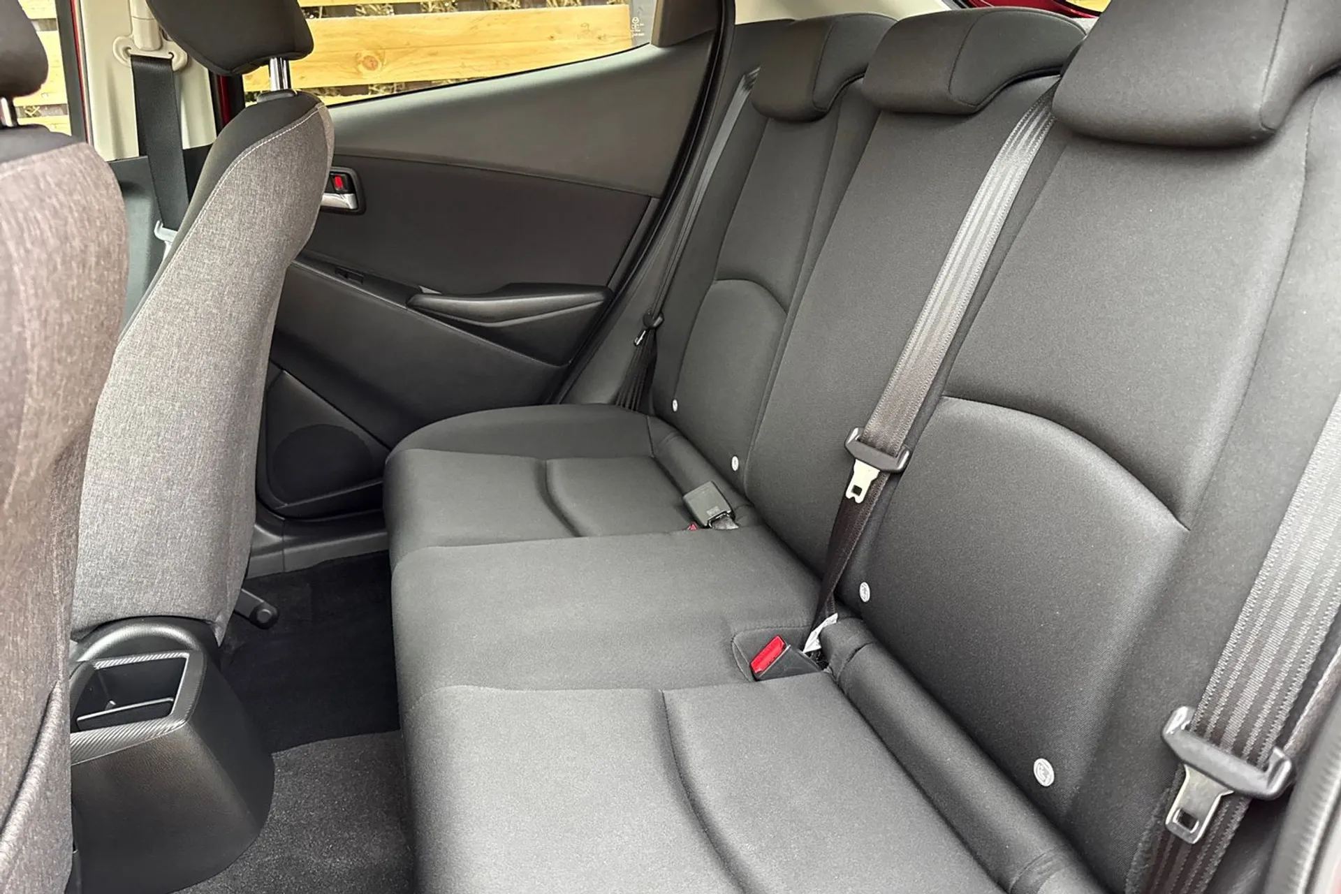 MAZDA 2 thumbnail image number 32