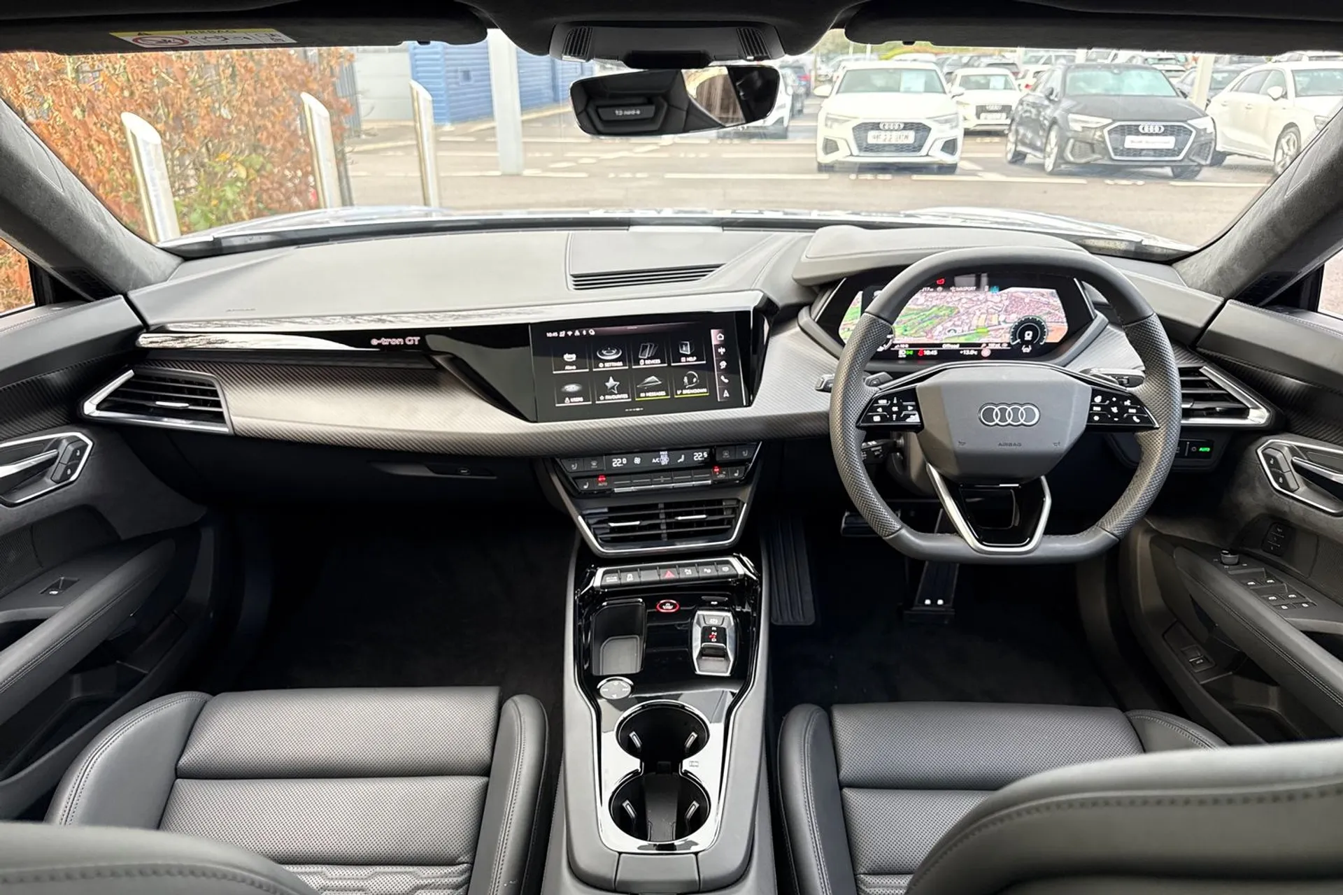 Audi e-tron GT thumbnail image number 3