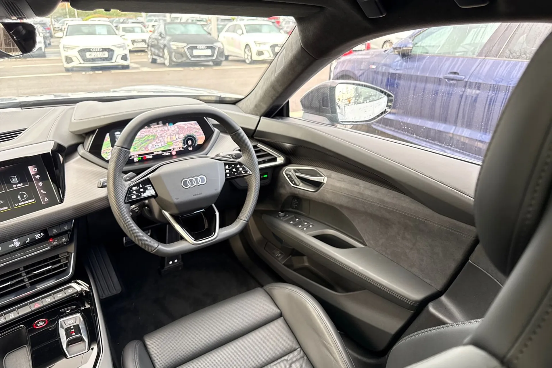 Audi e-tron GT thumbnail image number 52