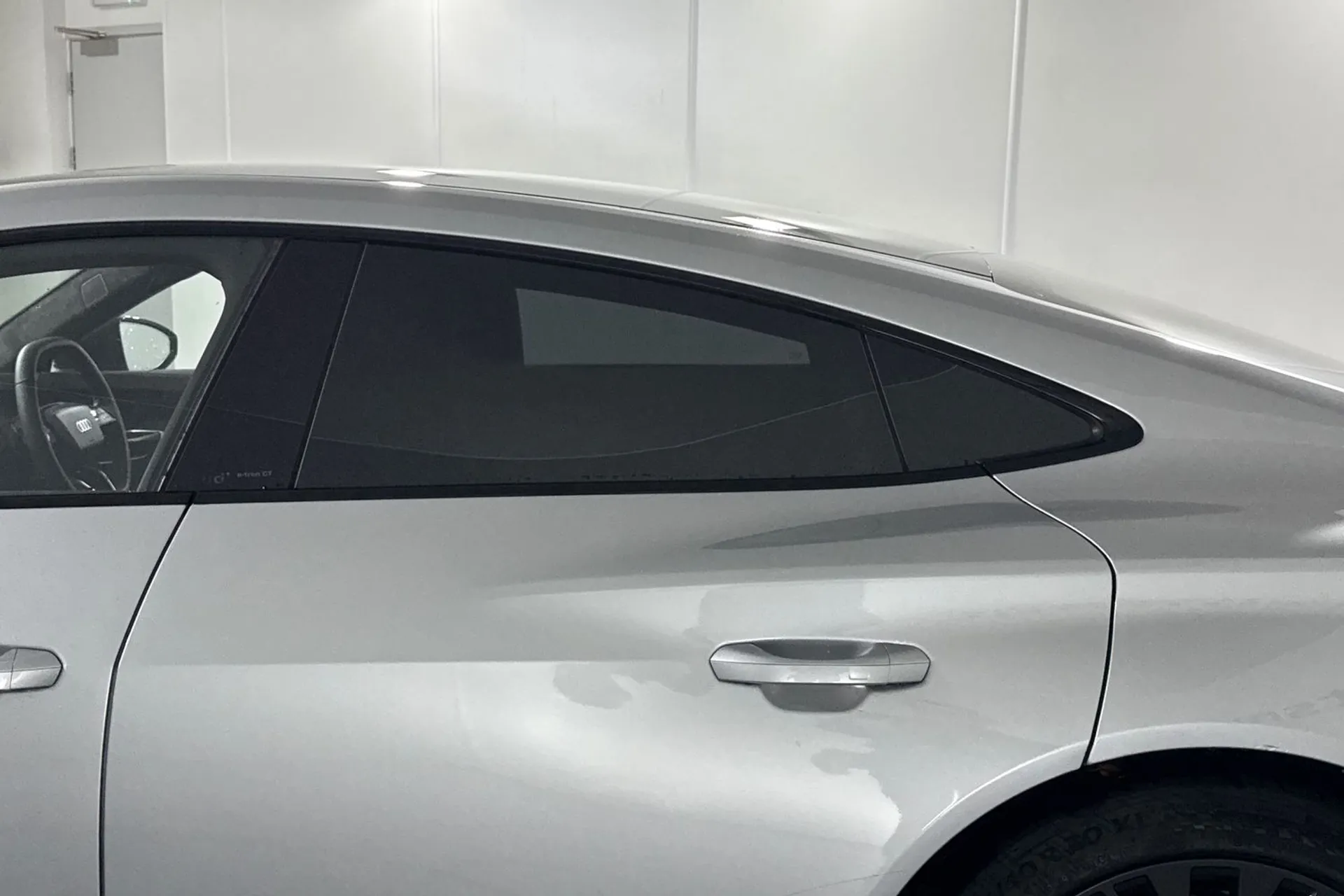 Audi e-tron GT thumbnail image number 16