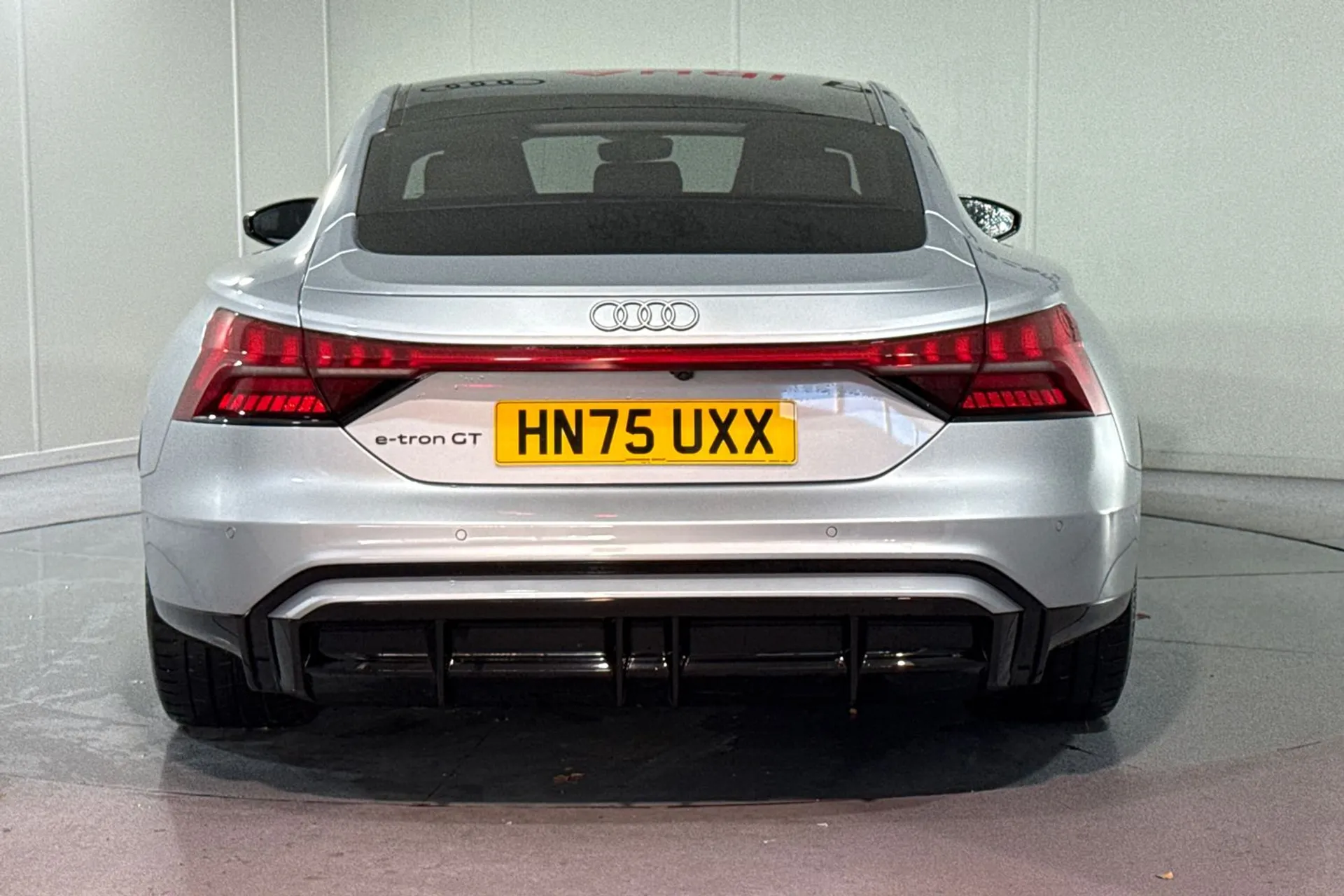 Audi e-tron GT thumbnail image number 10