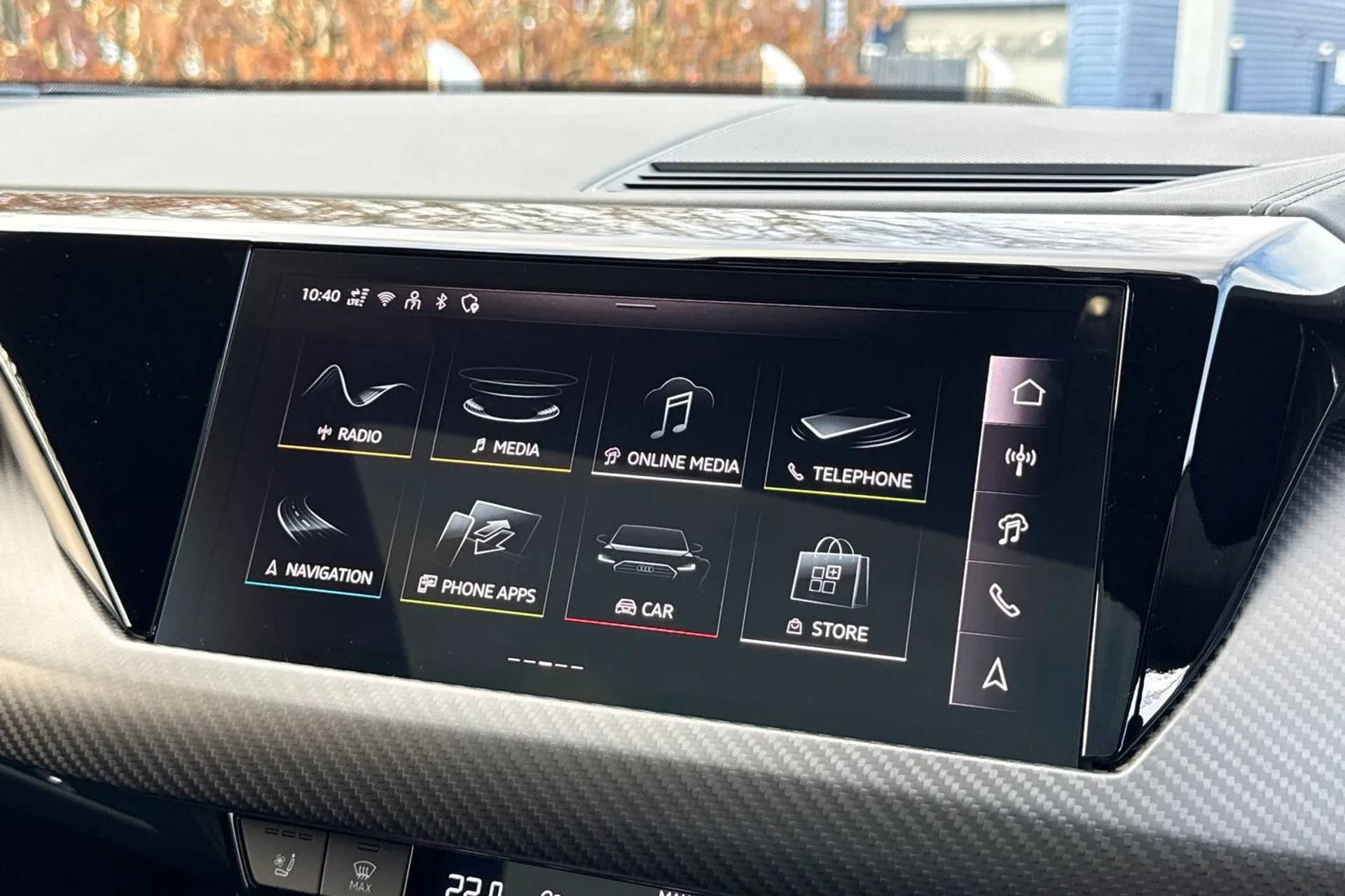 Audi e-tron GT thumbnail image number 40