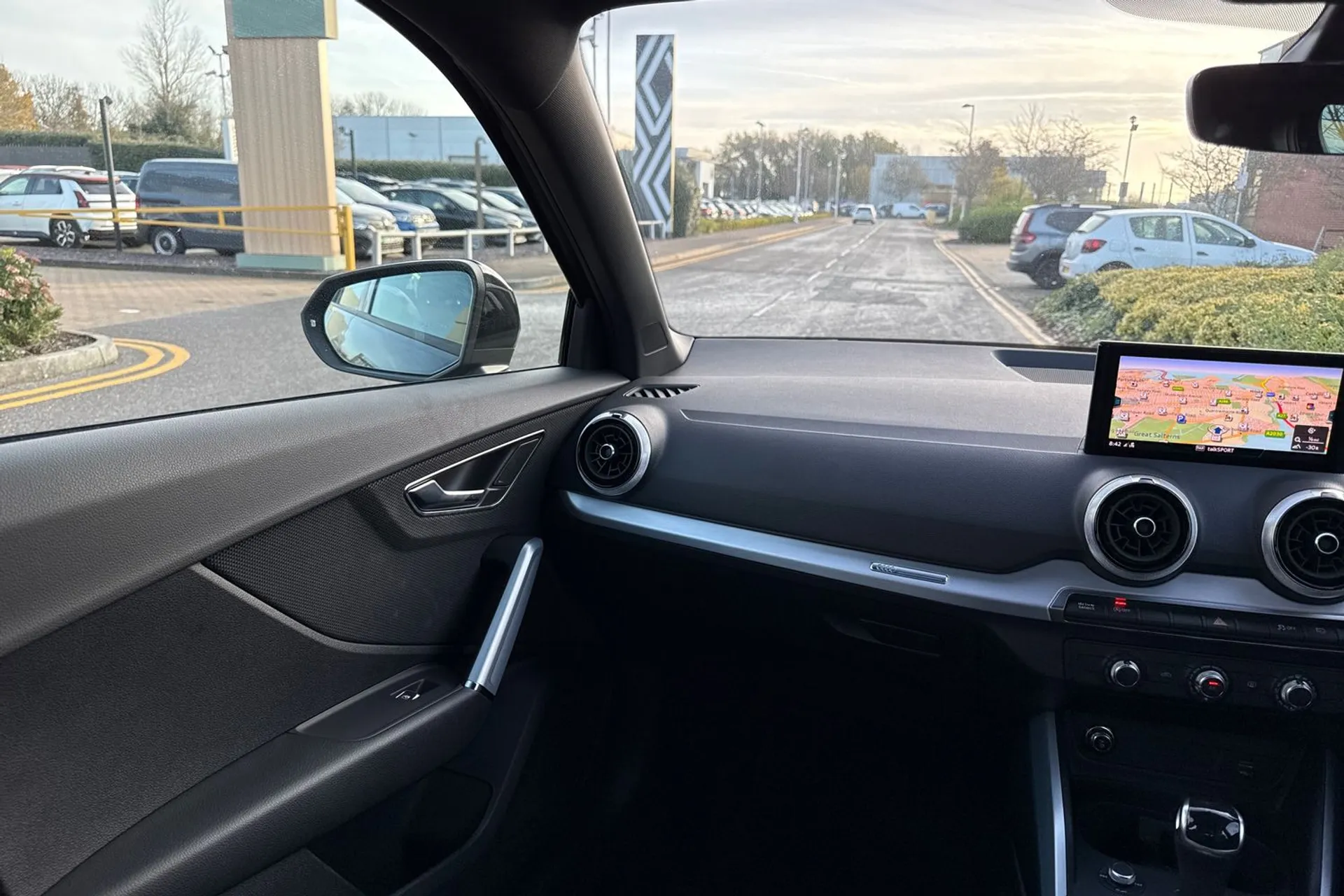 Audi Q2 thumbnail image number 38